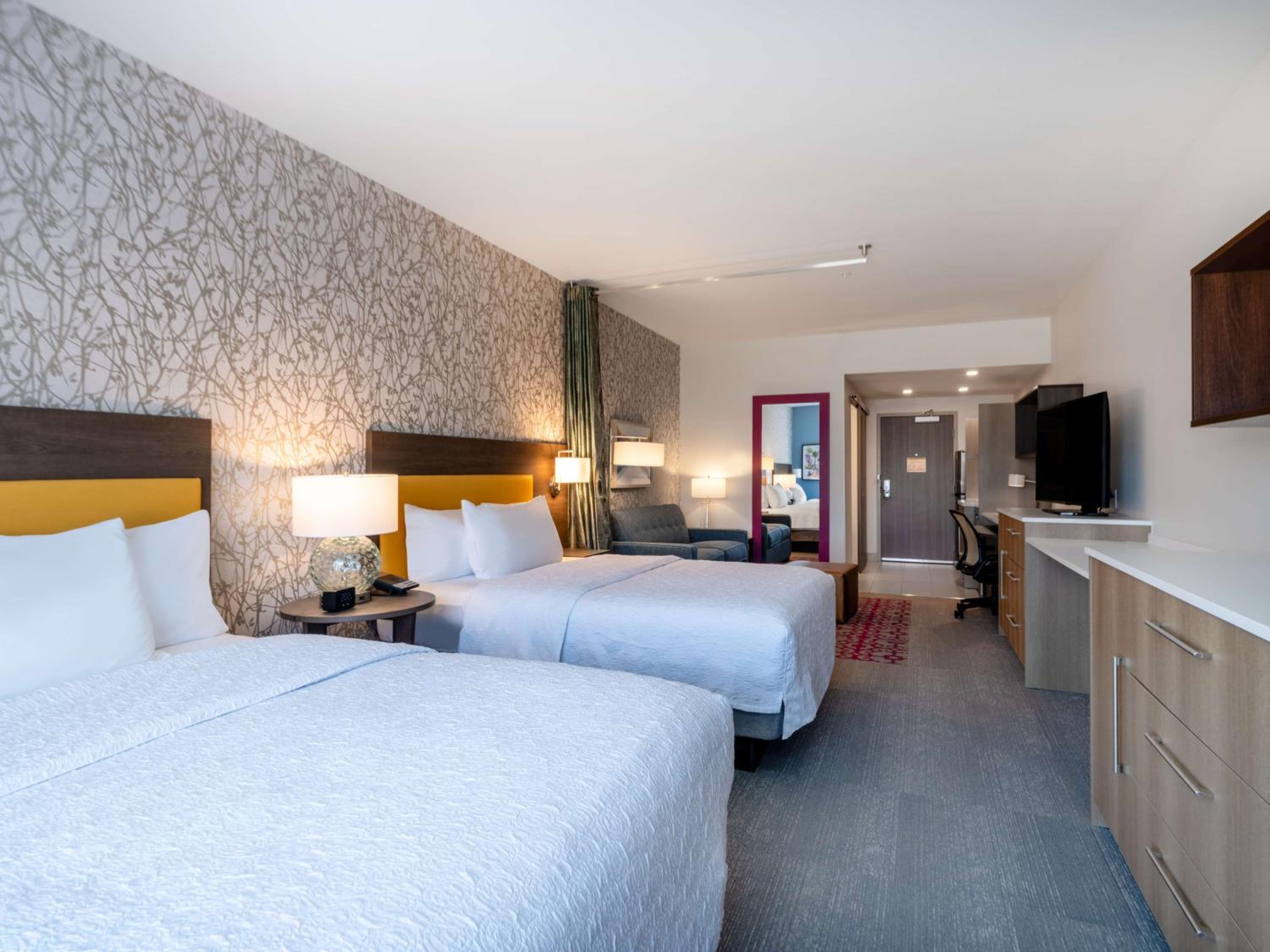 Studio Suite with Two Queen Beds - Photo 5