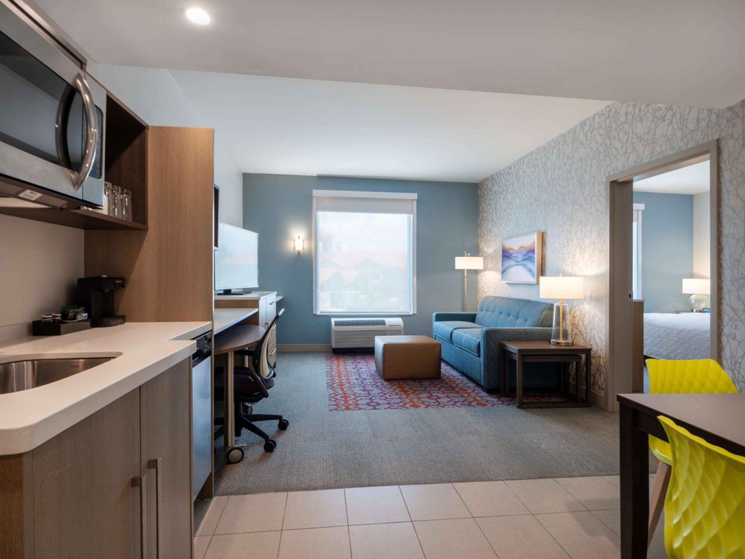 One-Bedroom King Suite - Photo 10