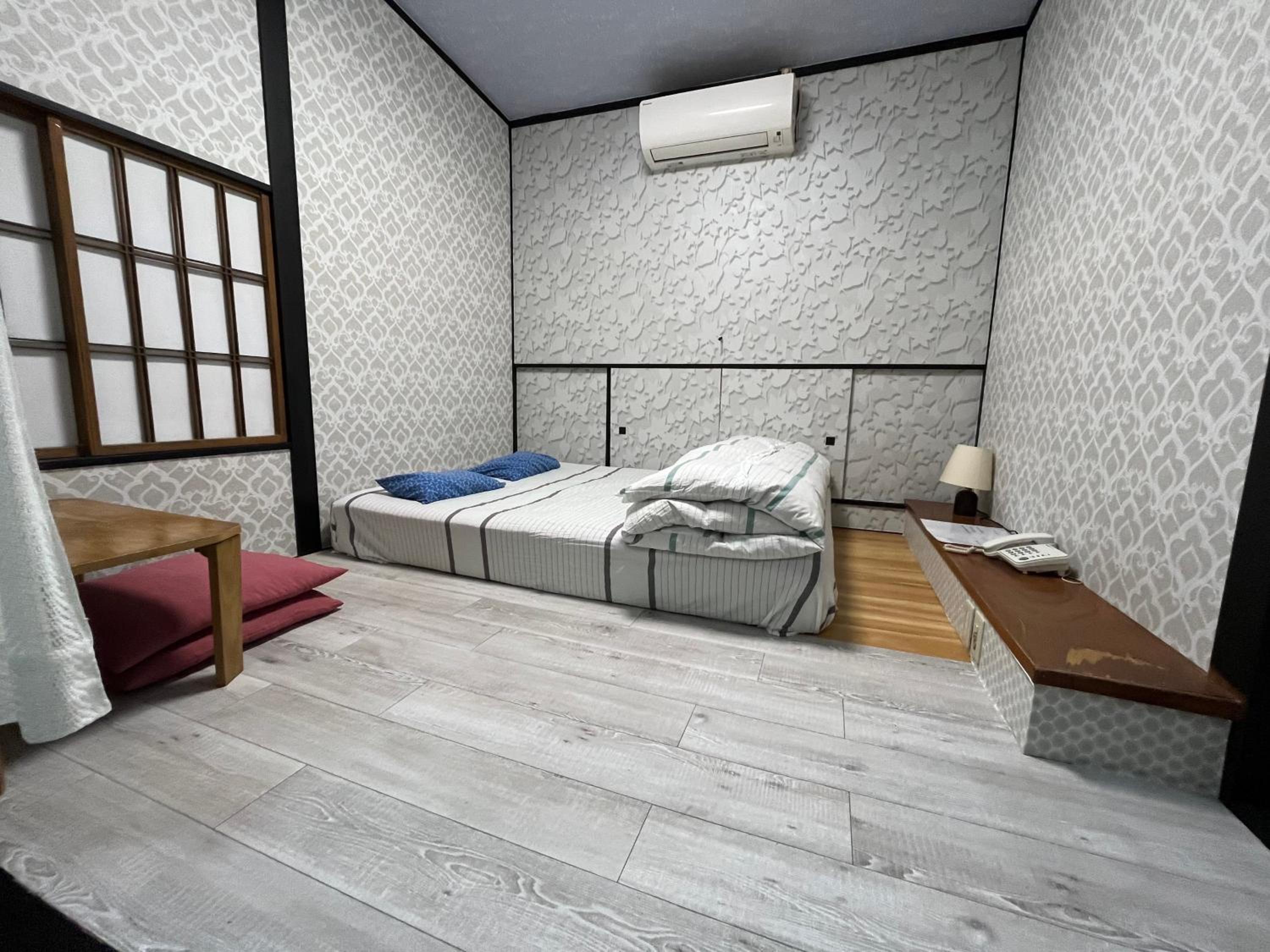 Small Double Room photo 1