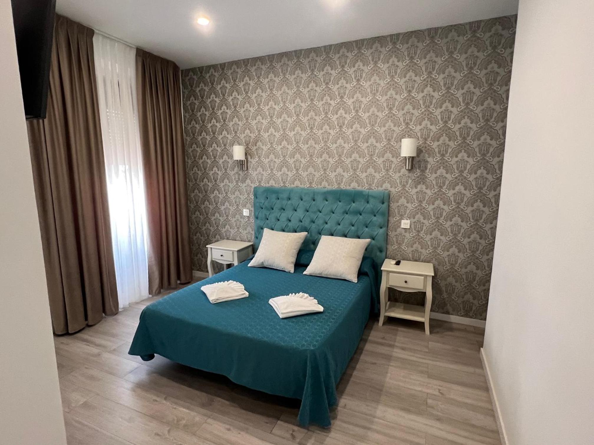 Deluxe Double Room with Balcony - Photo 1