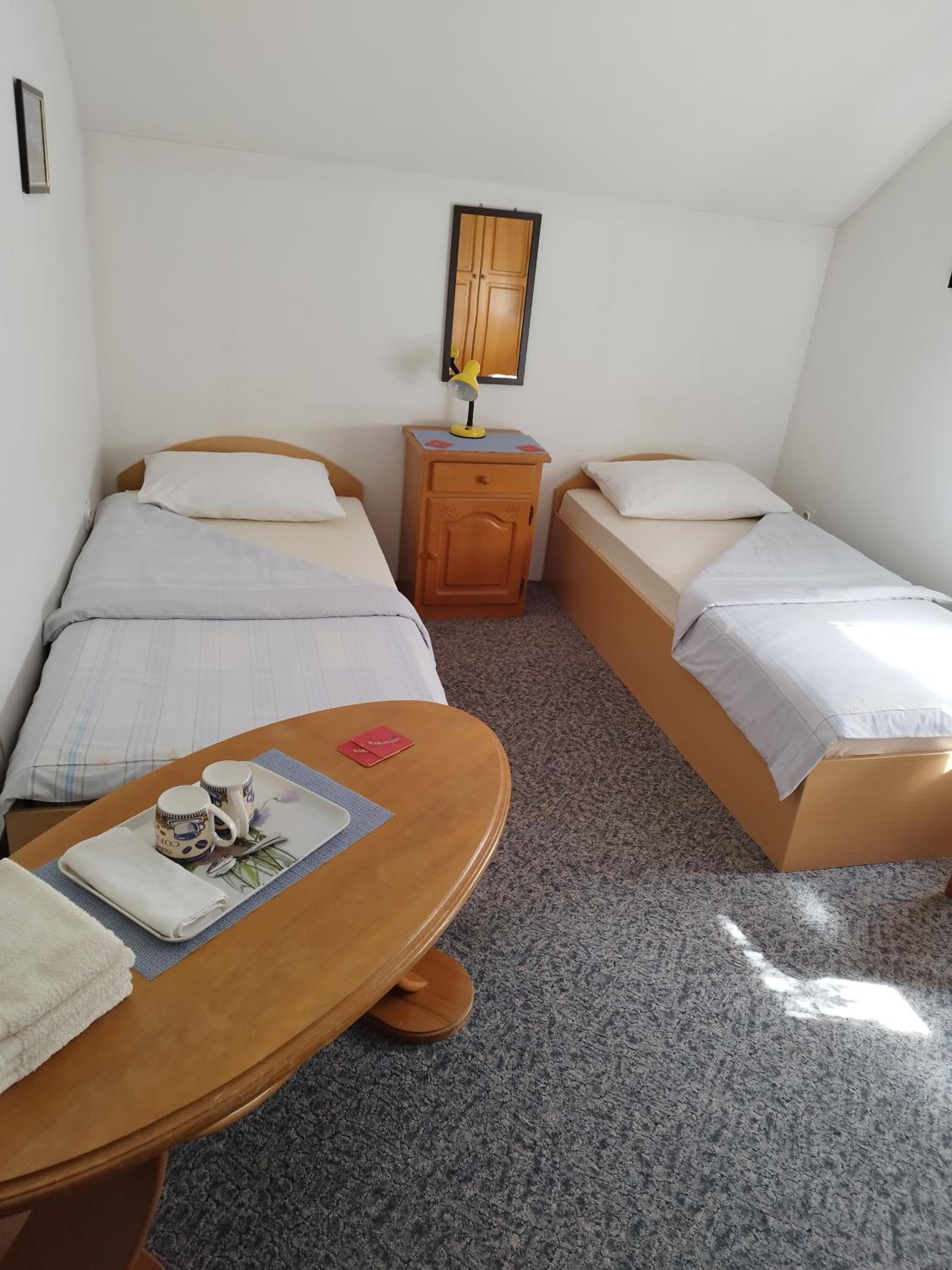 Standard Twin Room With Shared Bathroom photo 1