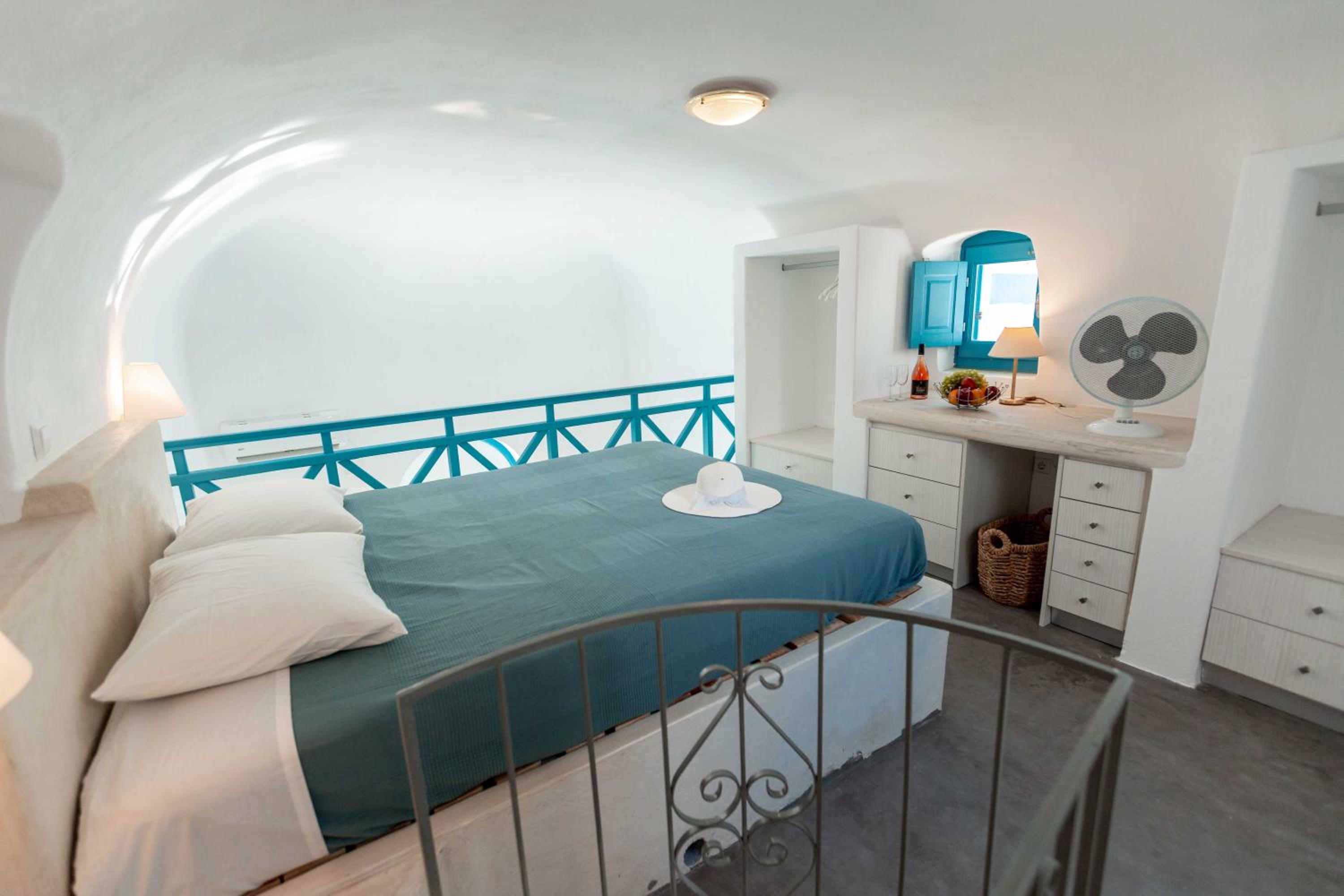 One-Bedroom House photo 1