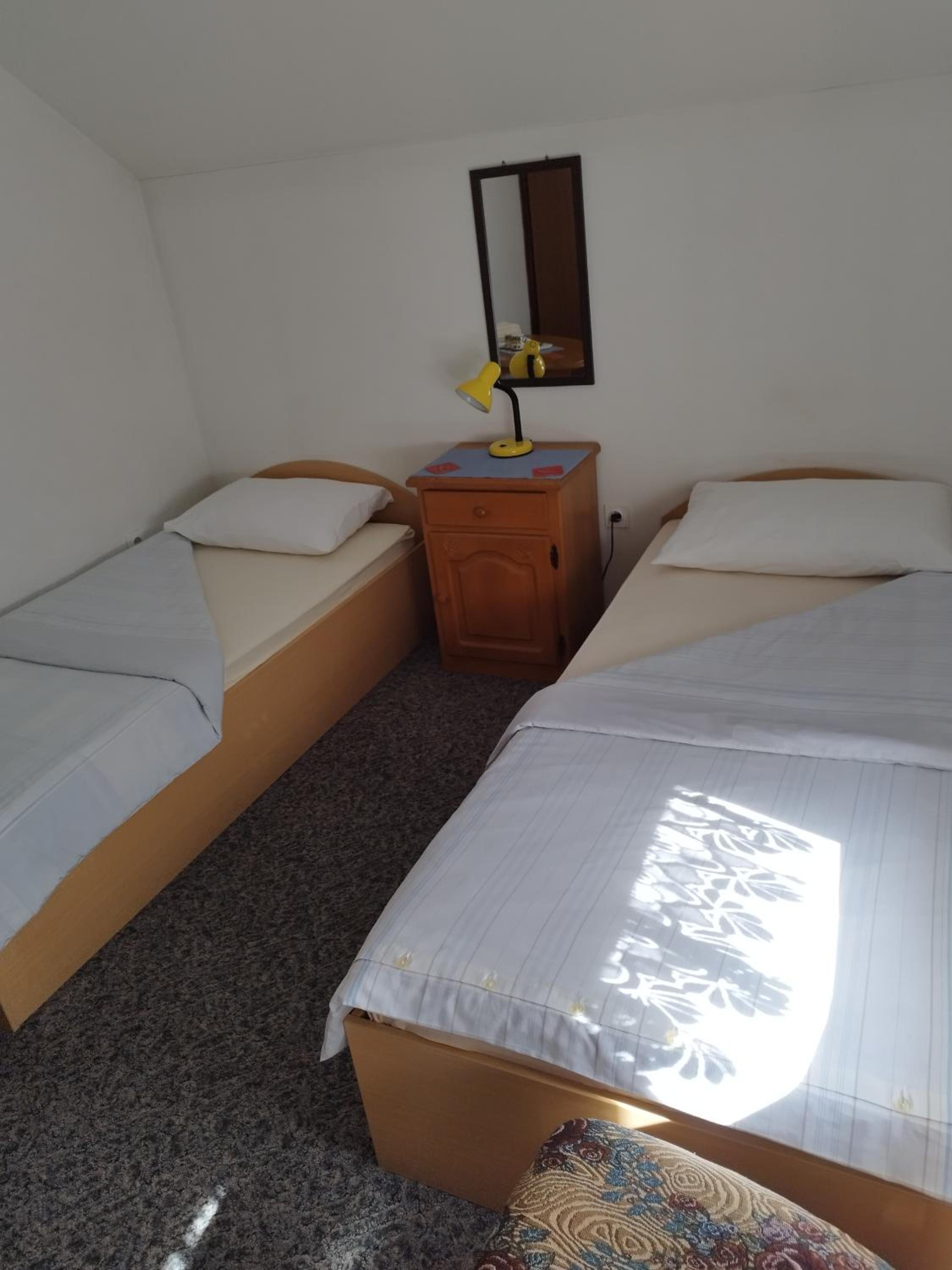Standard Twin Room With Shared Bathroom photo 2