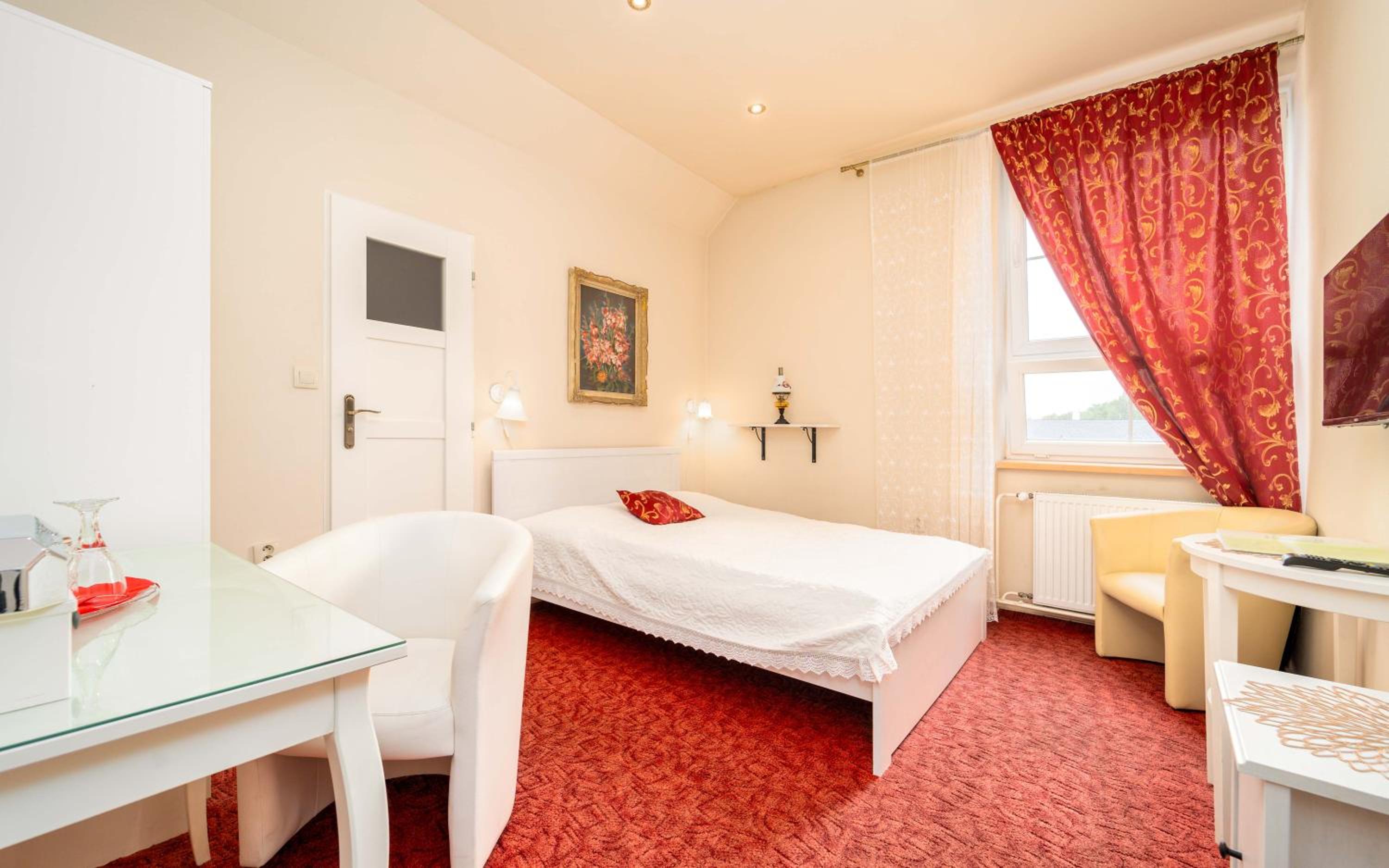 Double or Twin Room - Photo 20