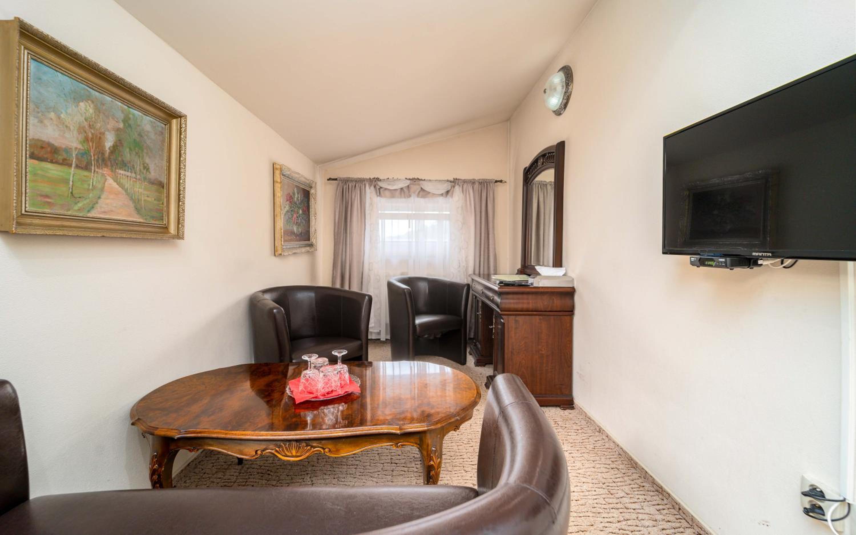 Double or Twin Room - Photo 21