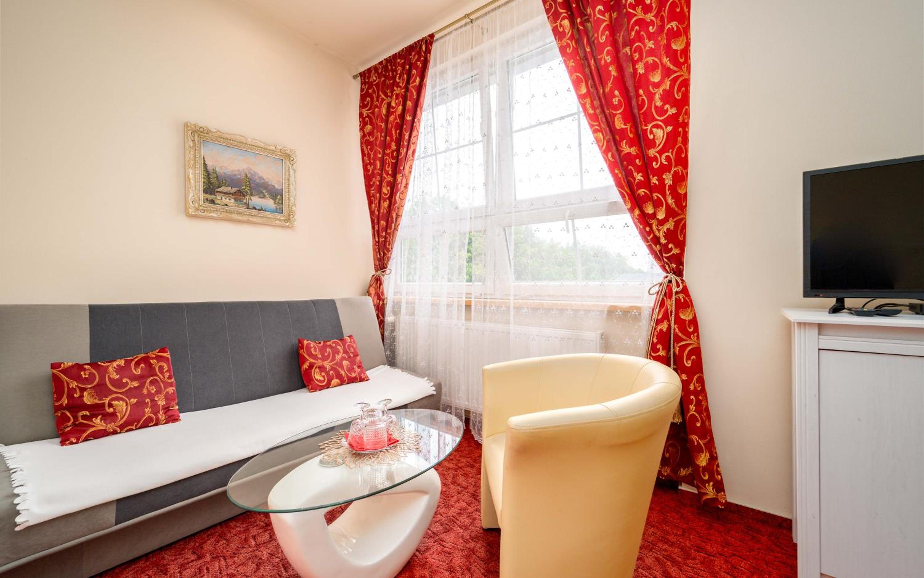Double or Twin Room - Photo 11