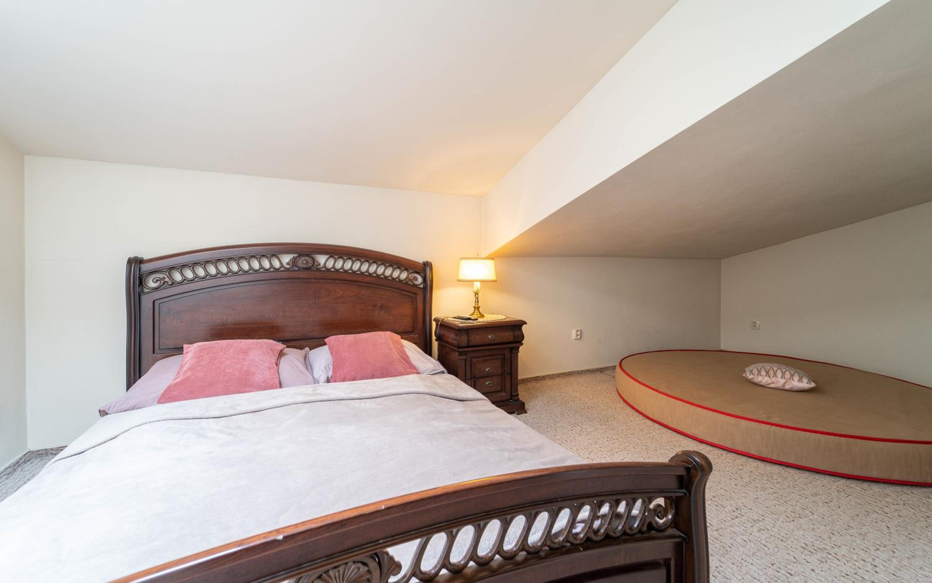 Double or Twin Room - Photo 9