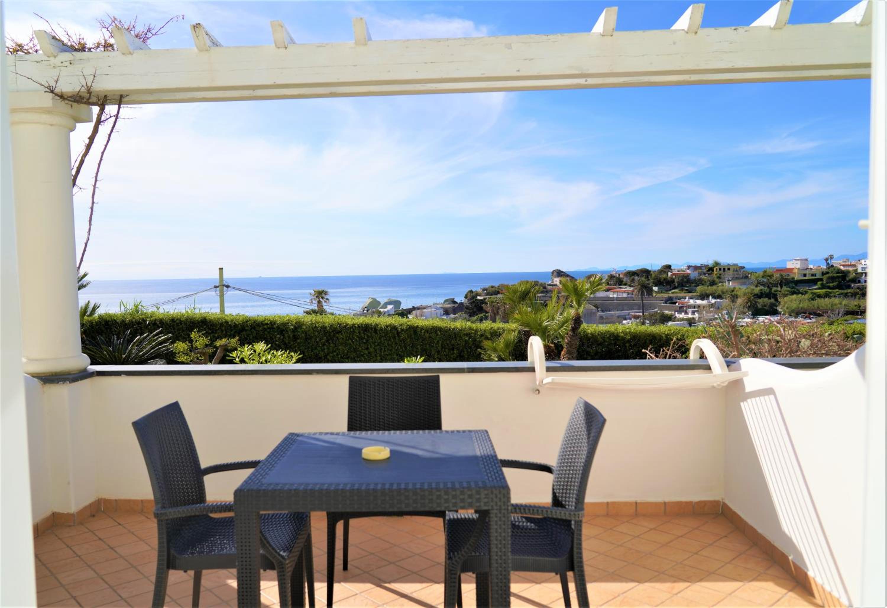 Superior Double or Twin Room with Sea View photo 3