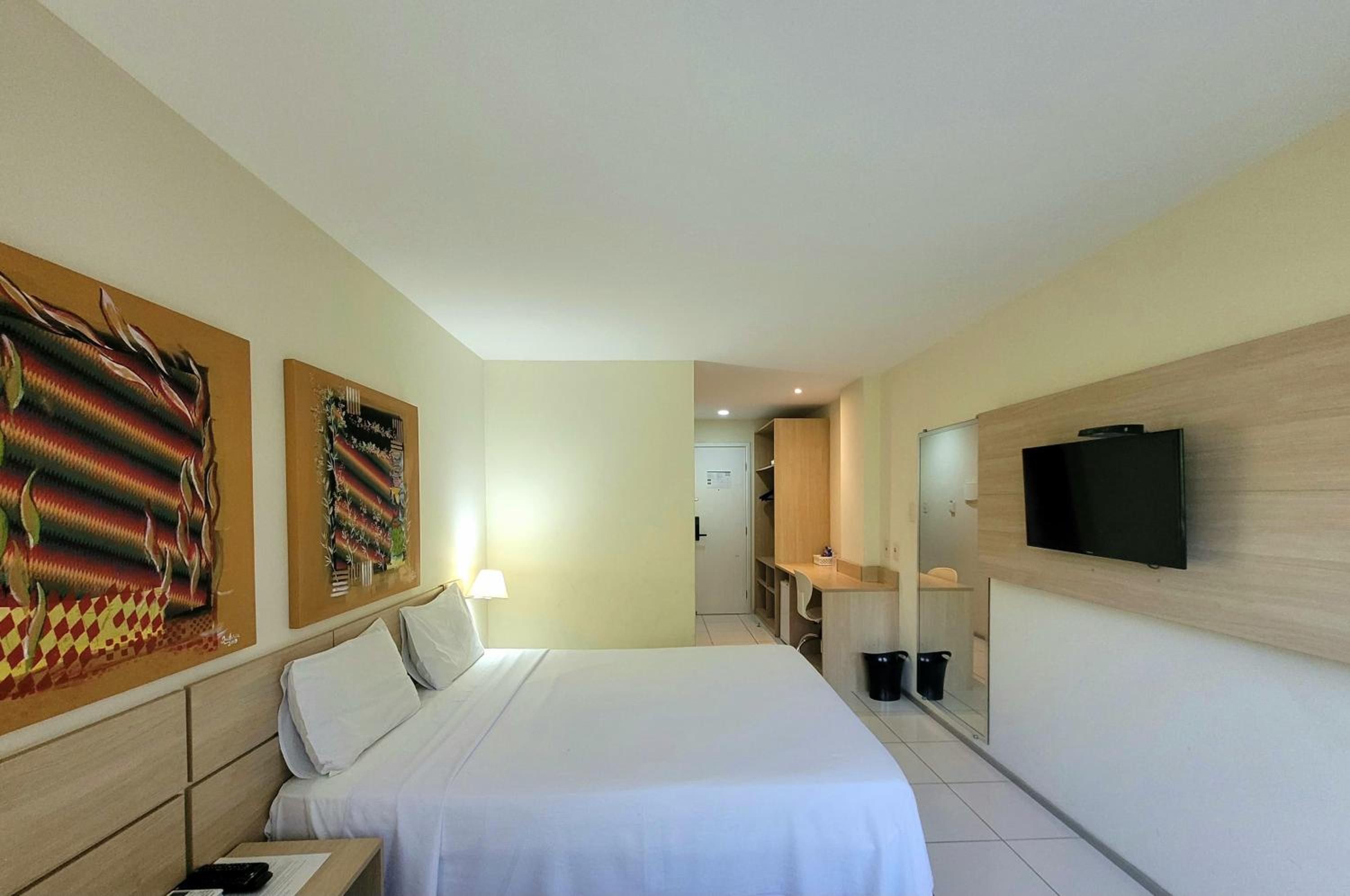 Deluxe Double Room with Side Sea View photo 2