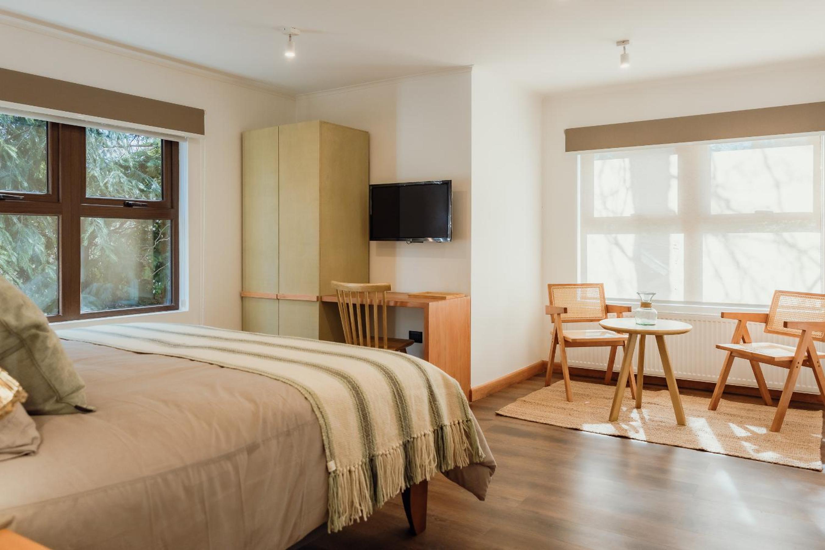 Deluxe King Room photo 1