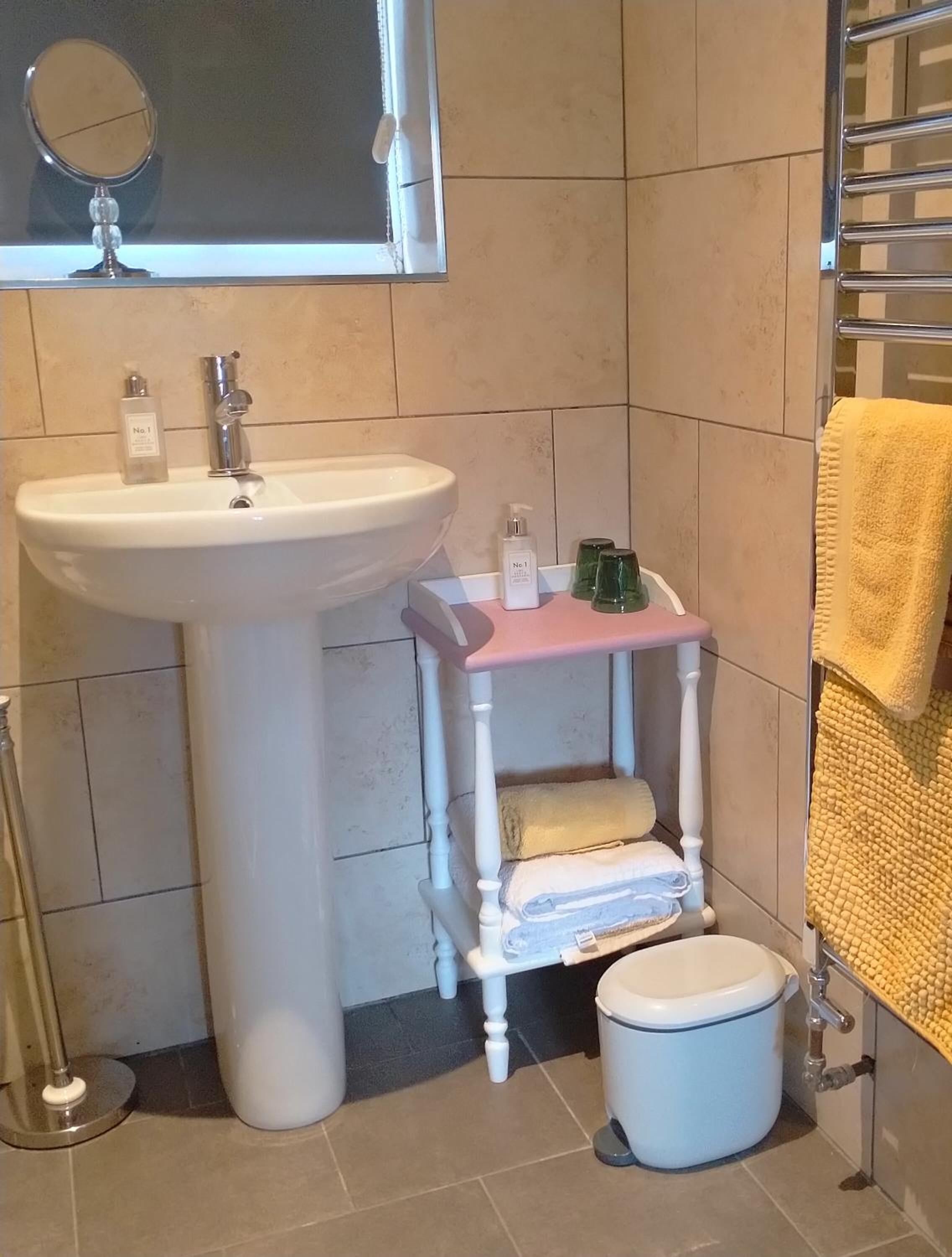 One-Bedroom Apartment - Photo 6