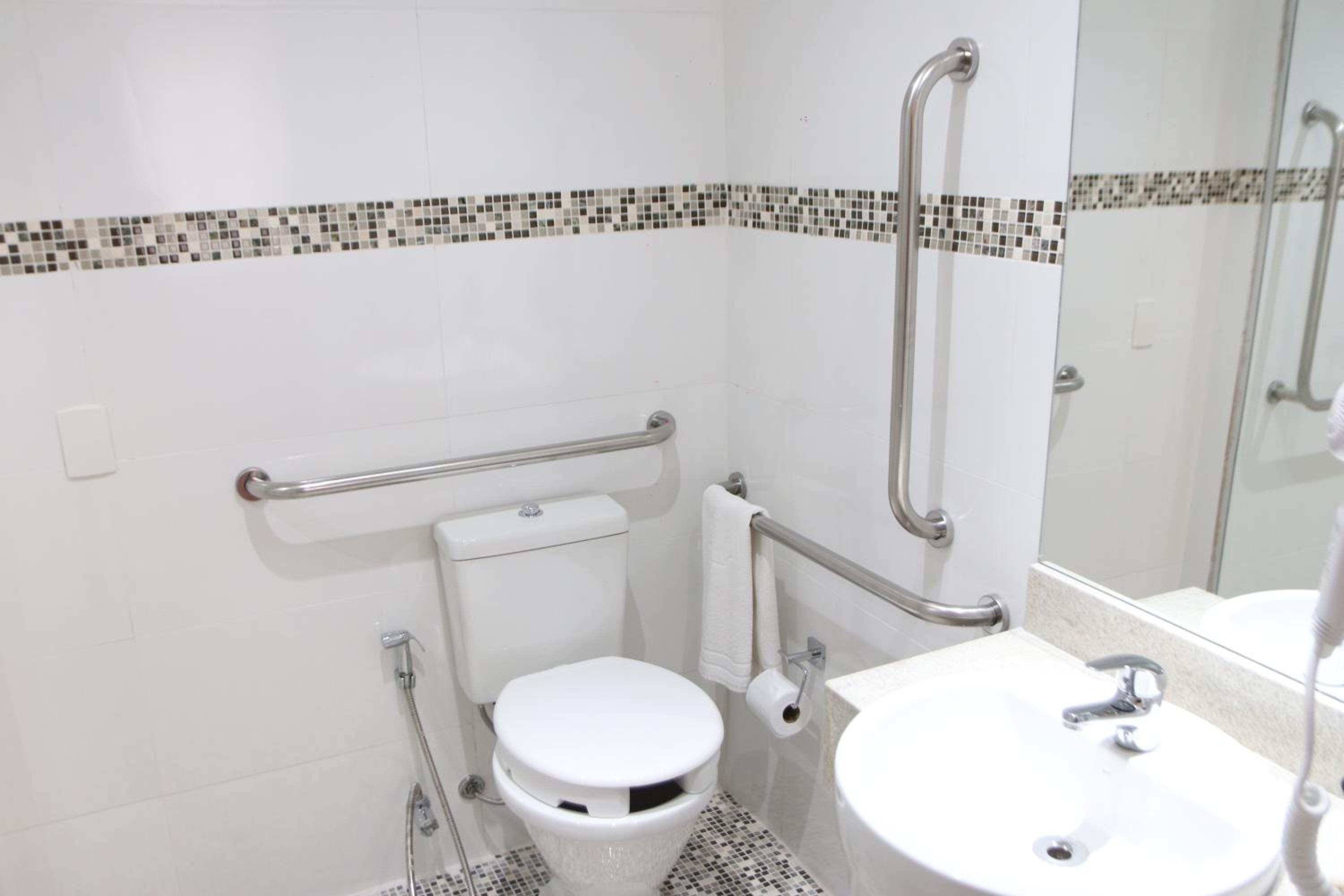 Standard PwD Disability Access - 1 Double Bed - Photo 4