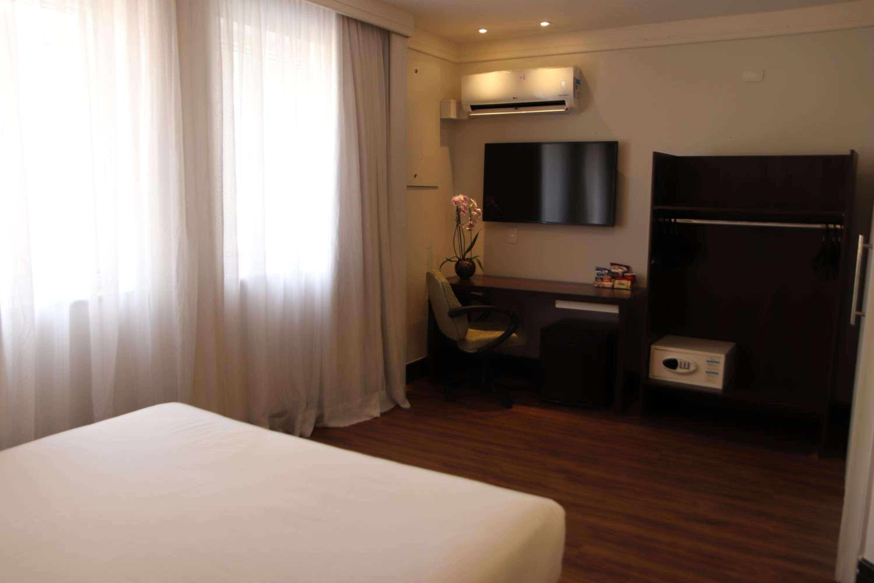 Standard PwD Disability Access - 1 Double Bed - Photo 2