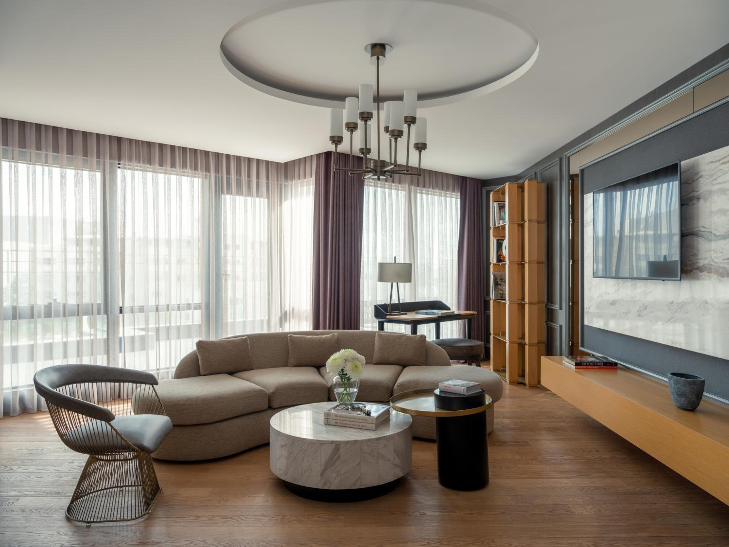 Prestige King Suite - Club Access