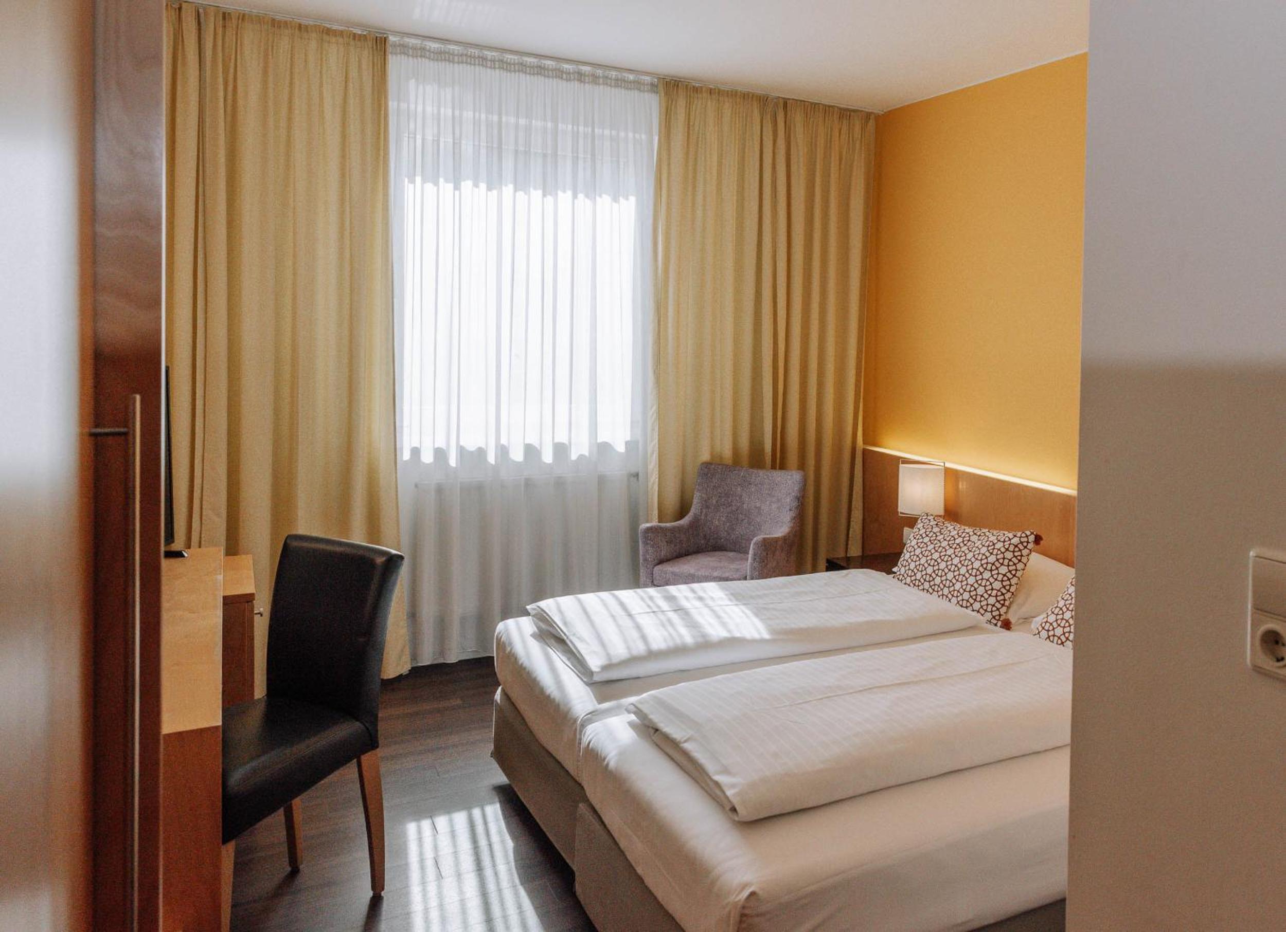 Standard Double Room - Photo 4