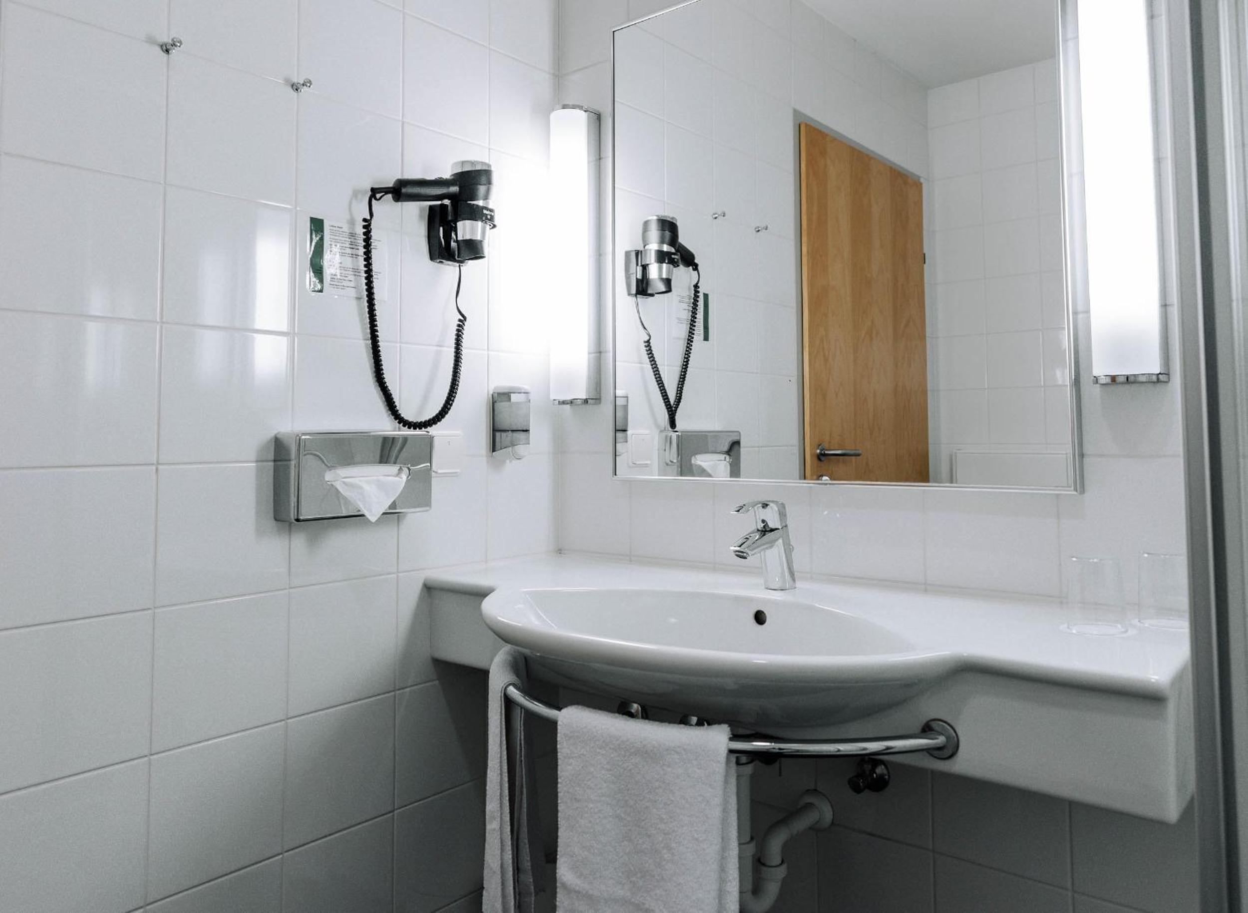 Standard Double Room - Photo 2