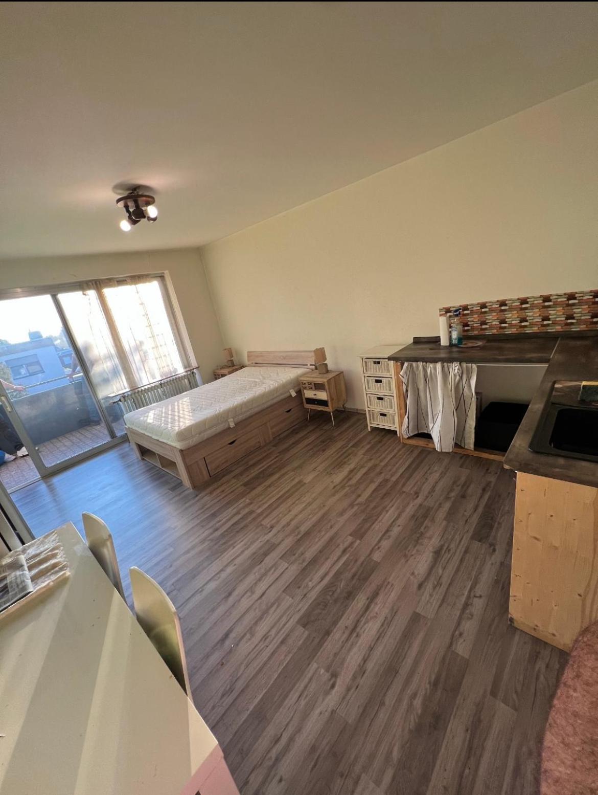 One-Bedroom Apartment photo 1
