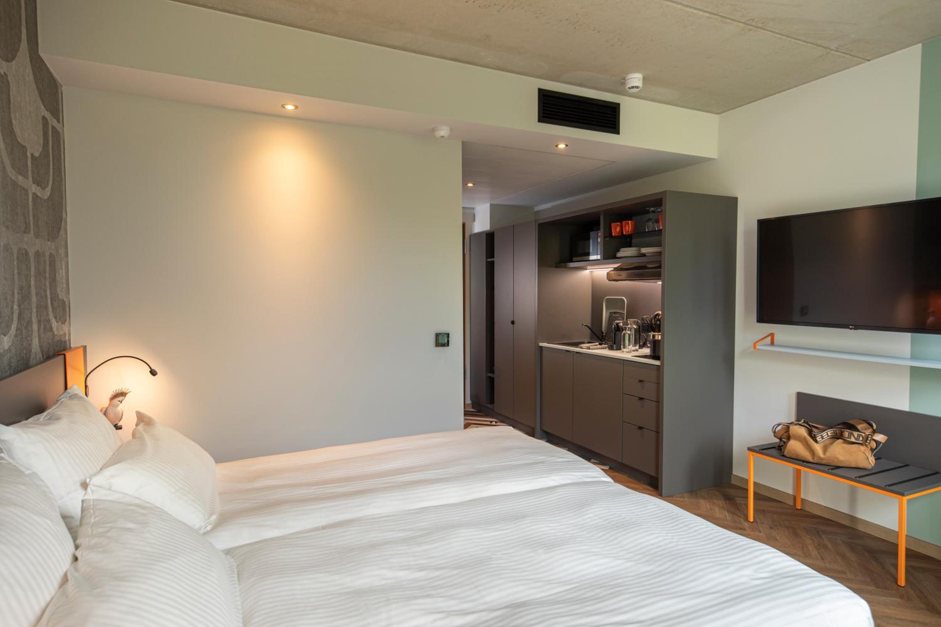 Apartment photo 2