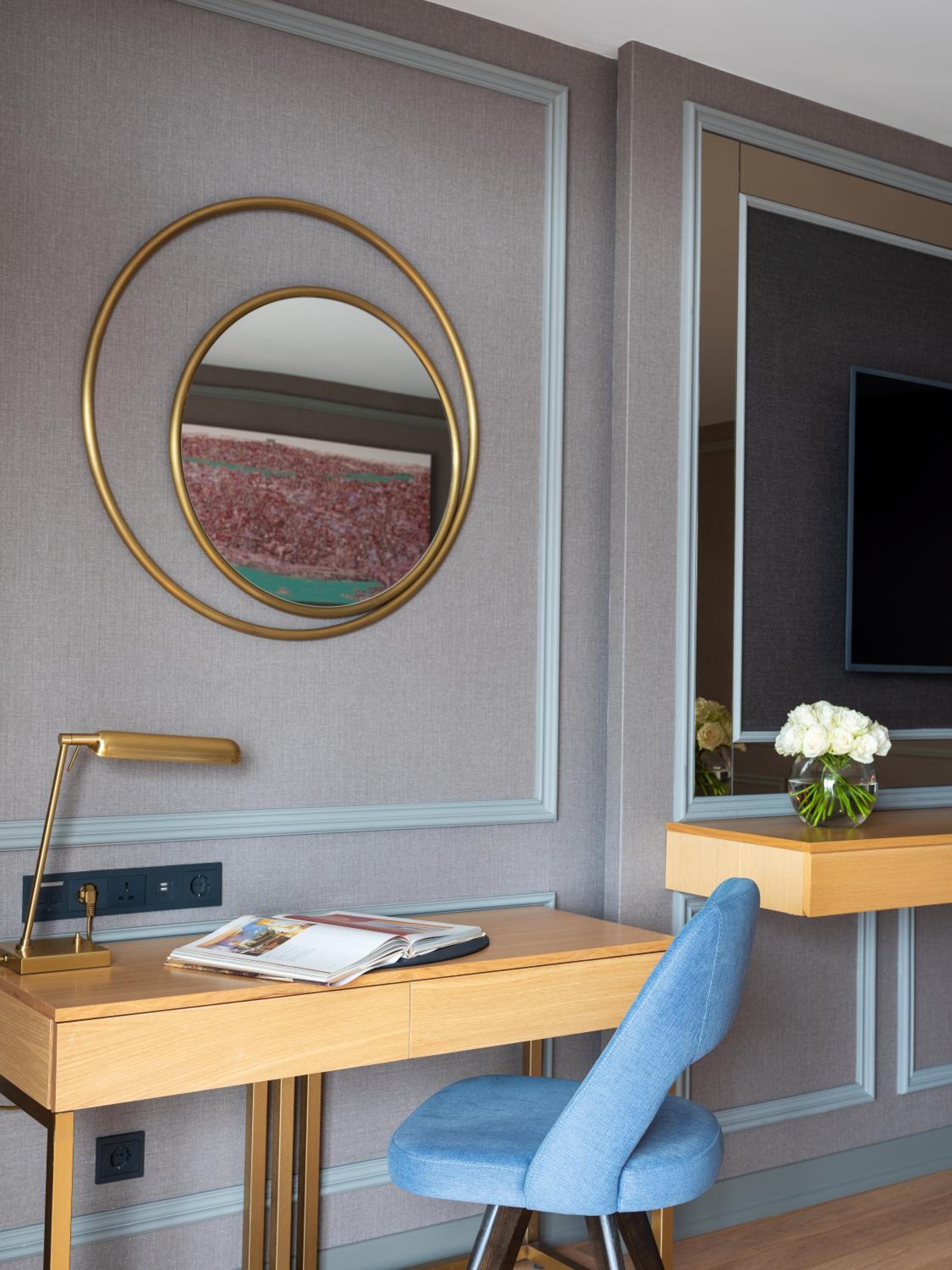 Luxury King Room