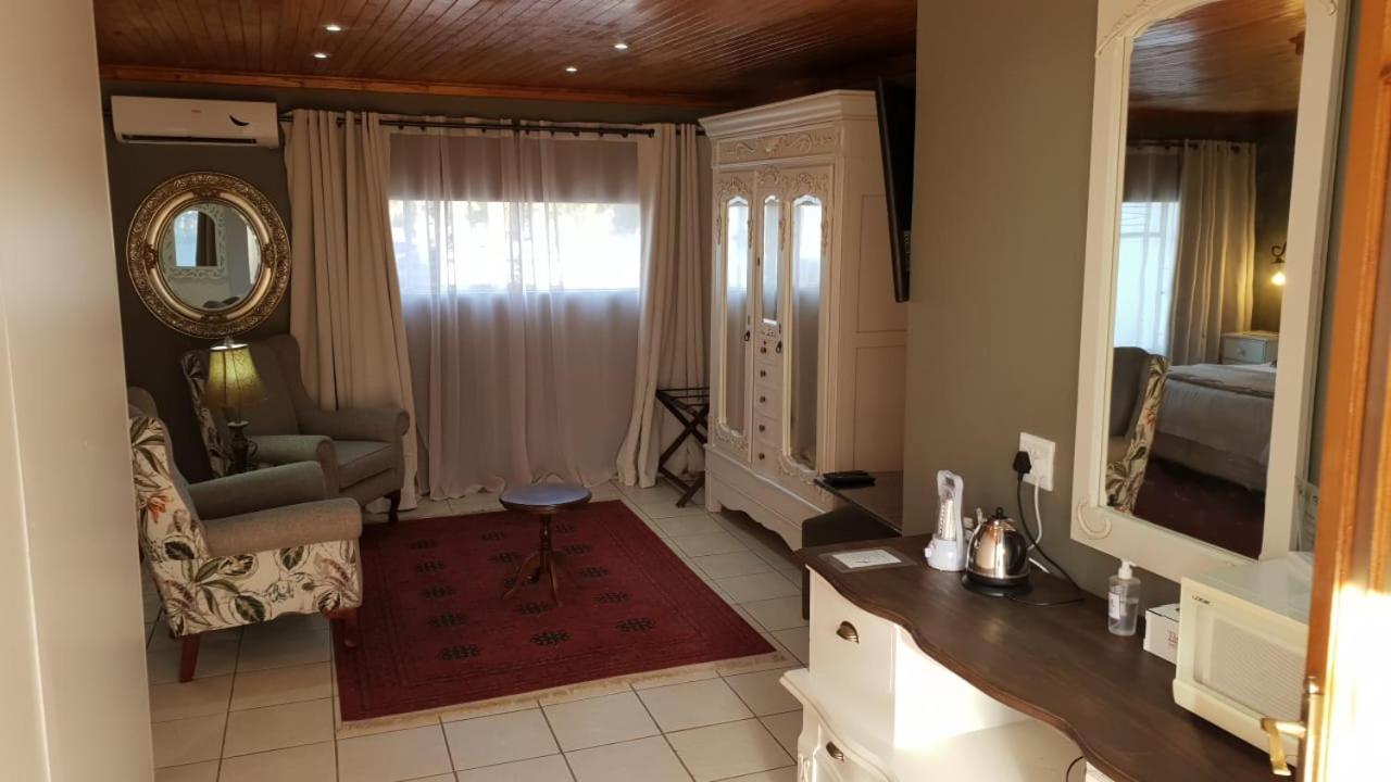 Queen Room with Spa Bath photo 1