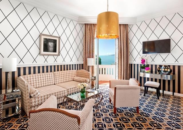 Deluxe Suite with Sea View