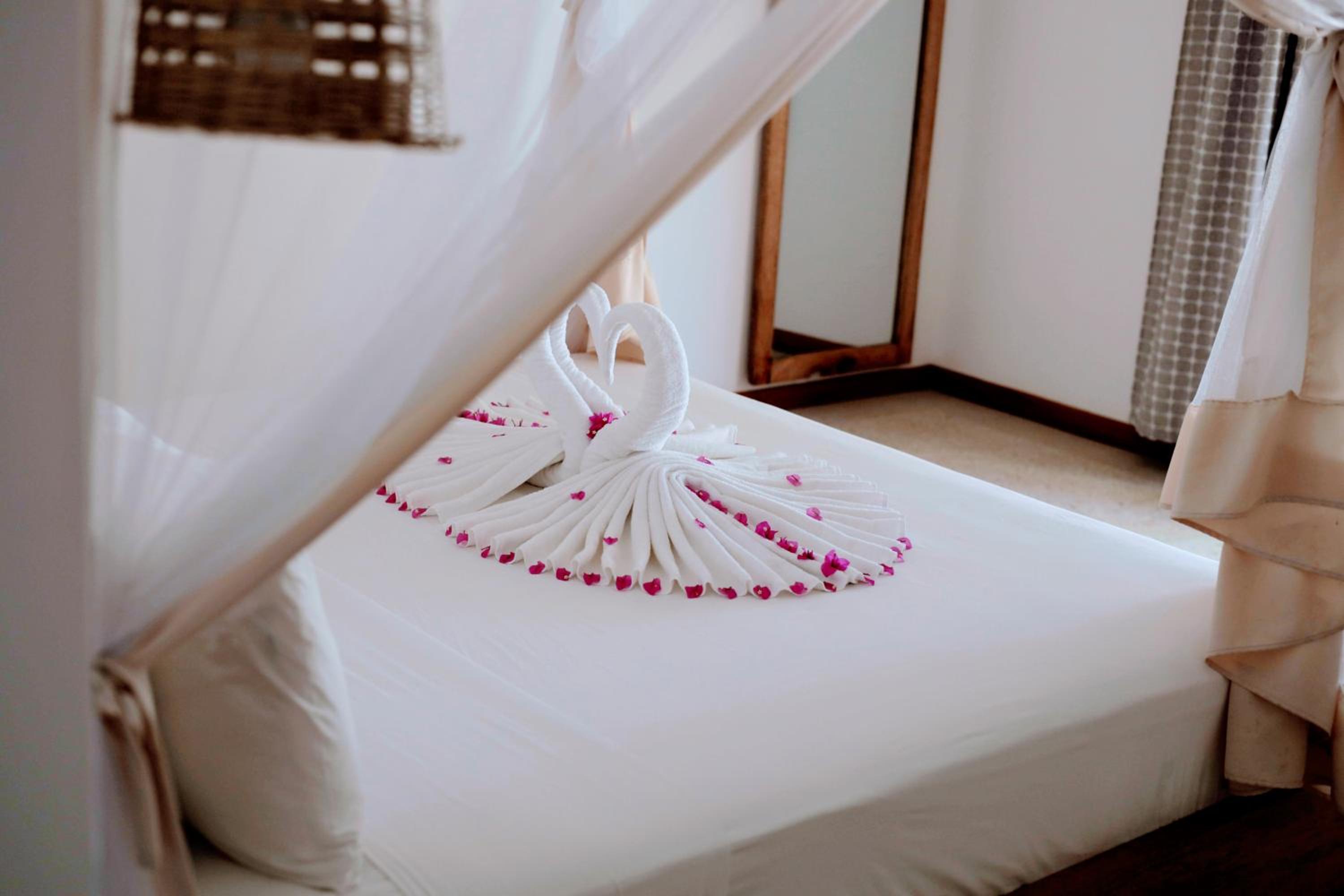 Deluxe King Room - Photo 18