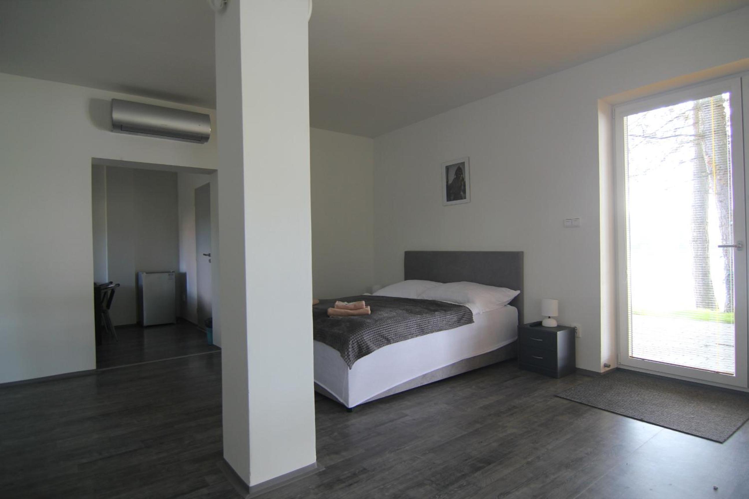 Standard Apartment photo 3