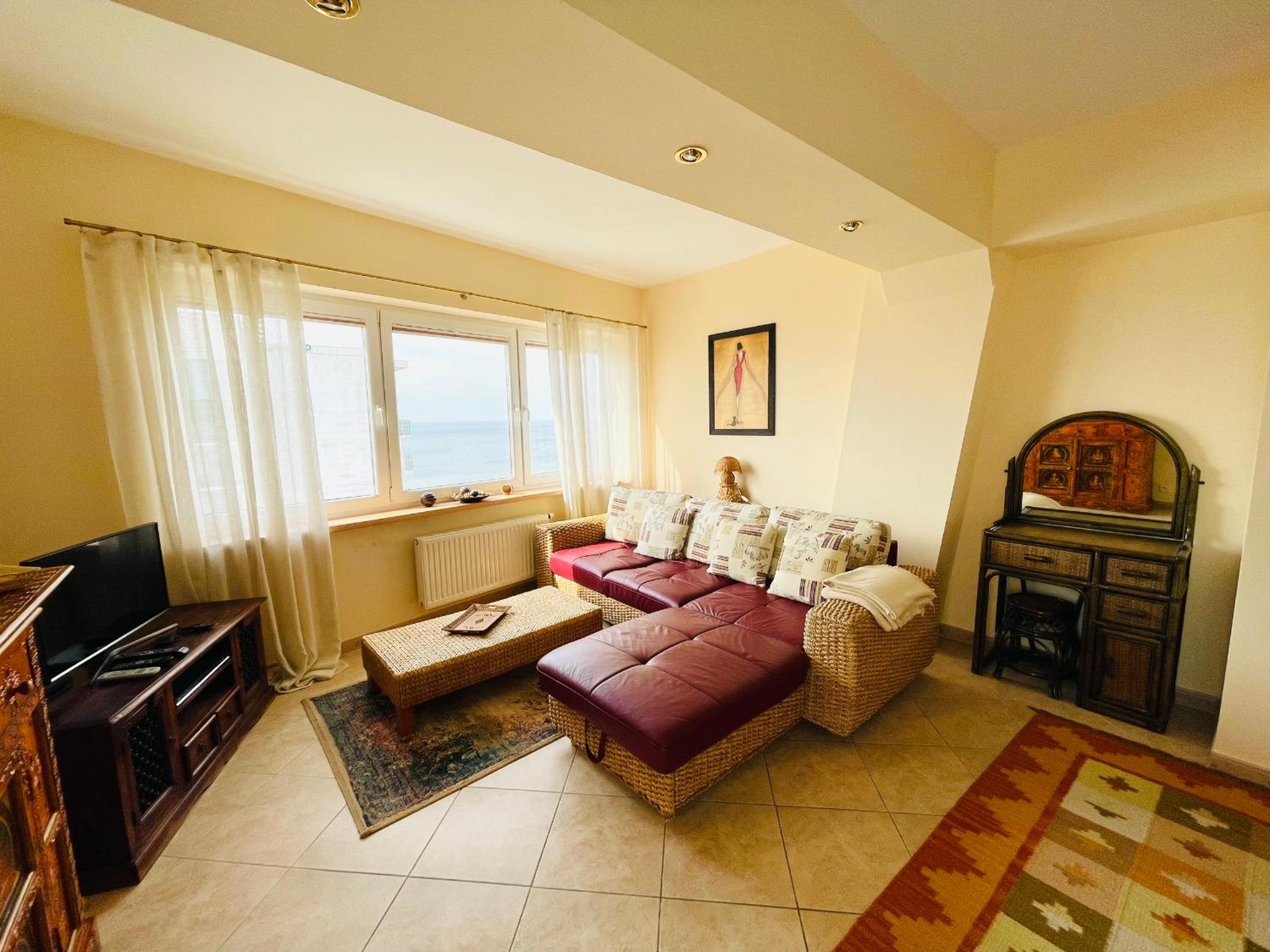 One-Bedroom Apartment with Sea View photo 3