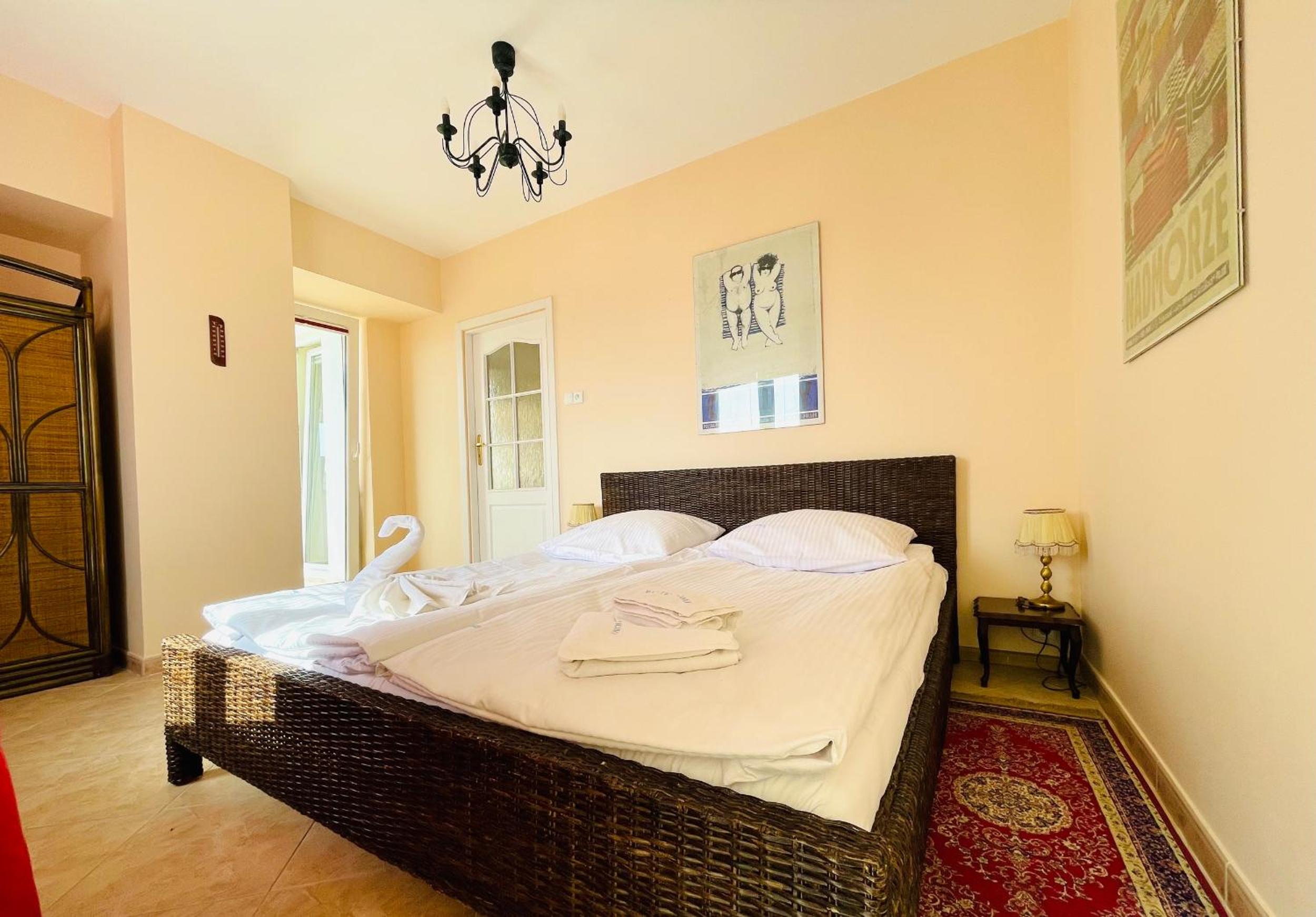 One-Bedroom Apartment with Sea View photo 2