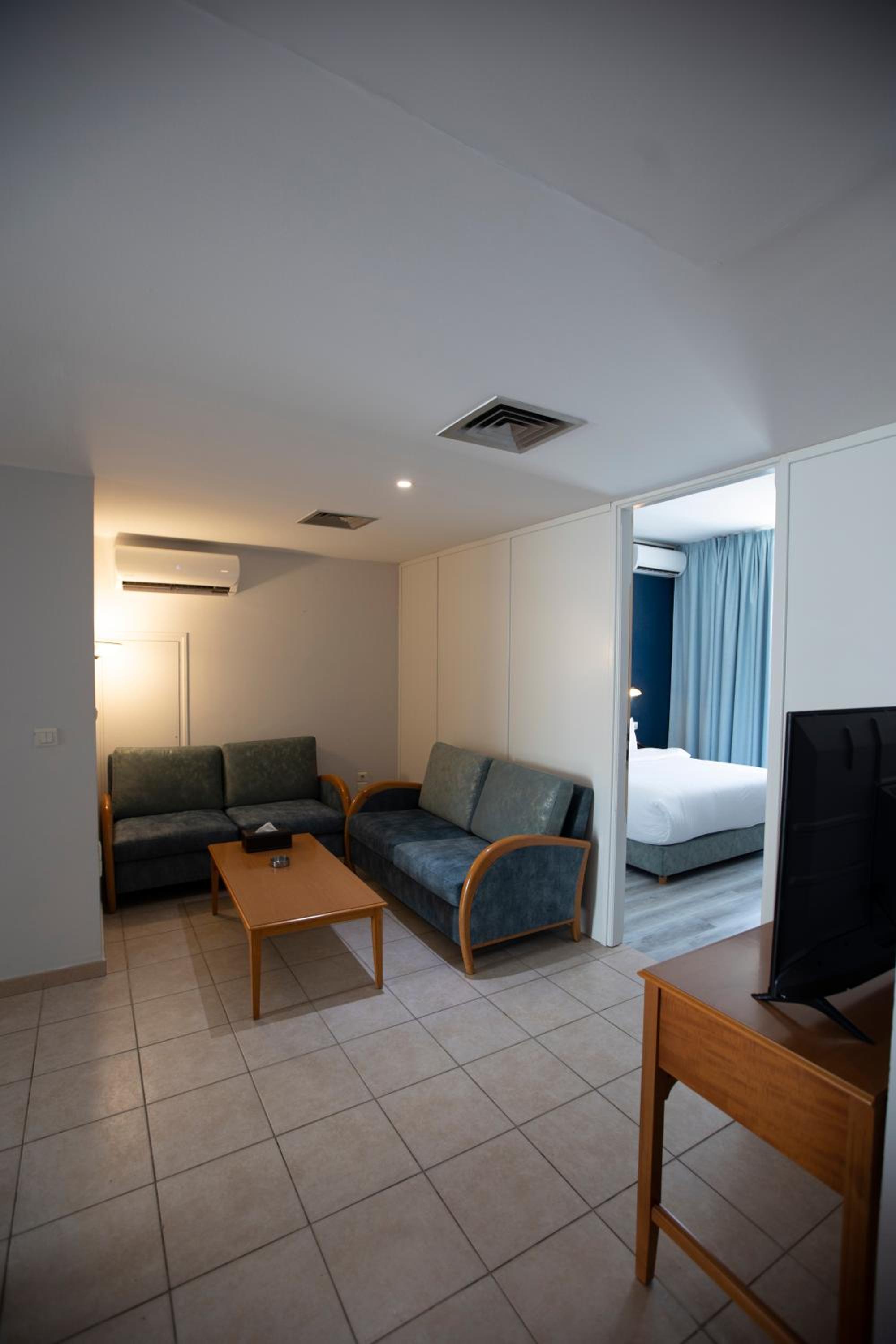 Two-Bedroom Suite - Photo 7