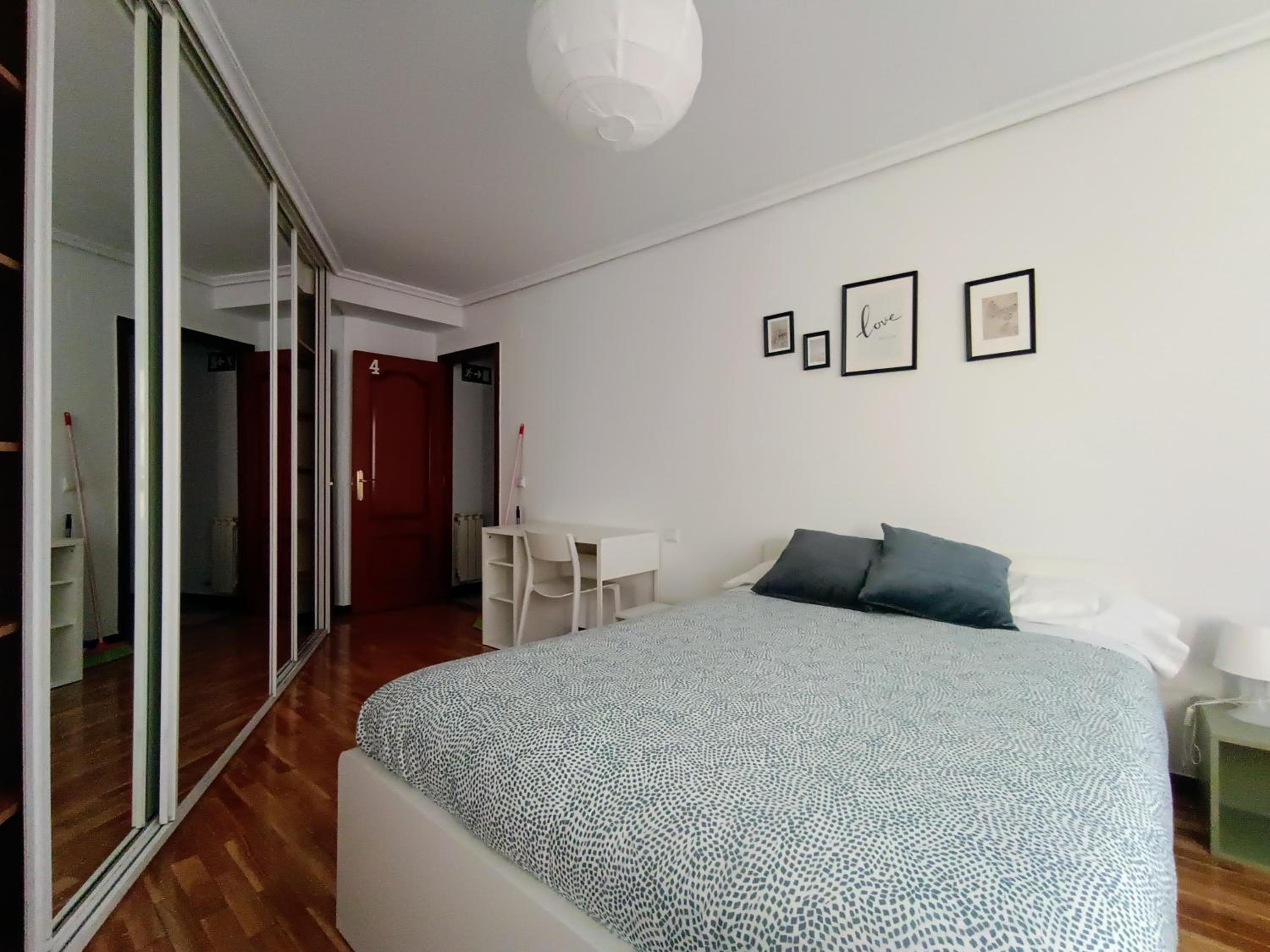 Casa de cuatro habitaciones