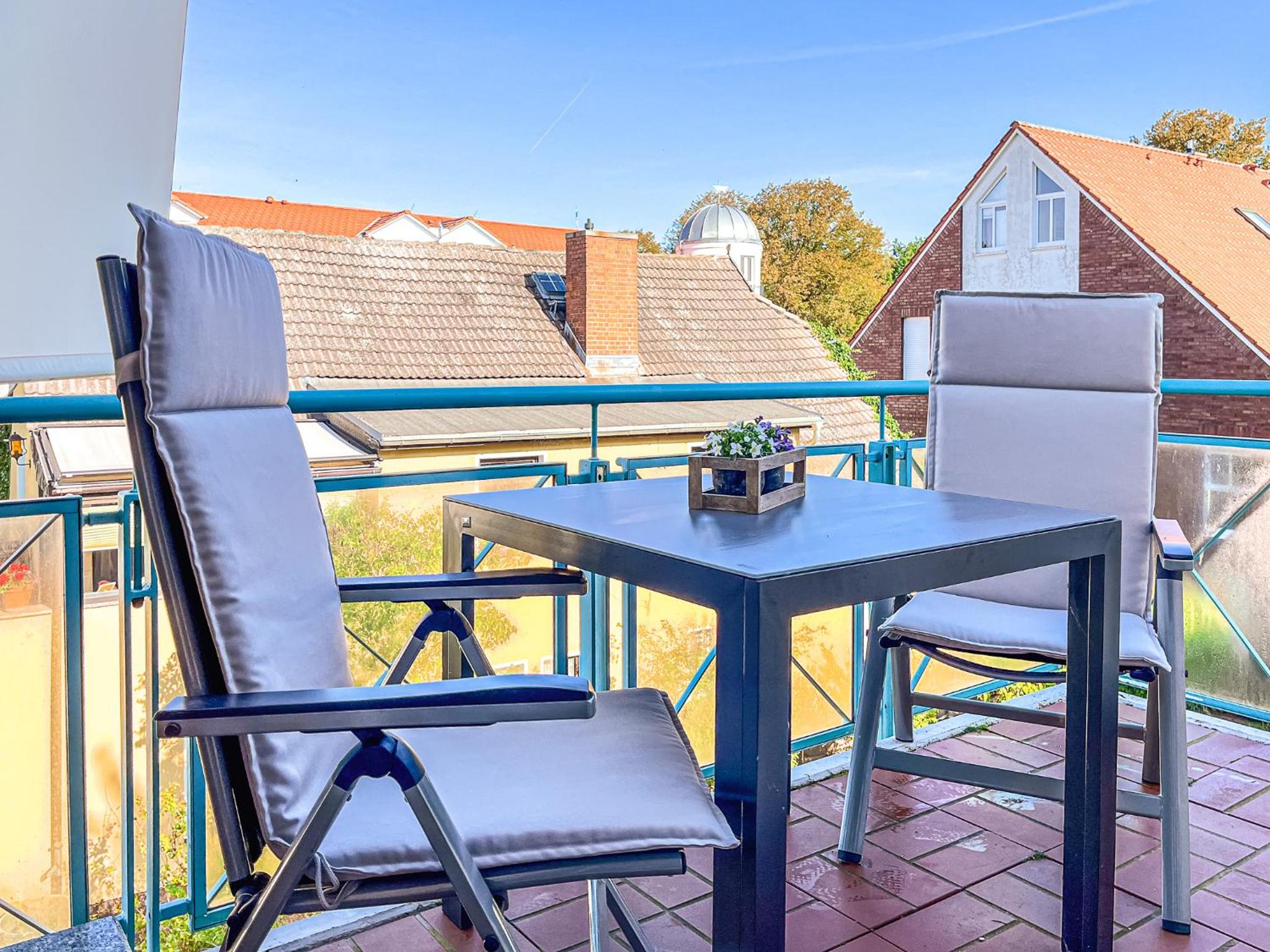 Apartment with Balcony photo 2