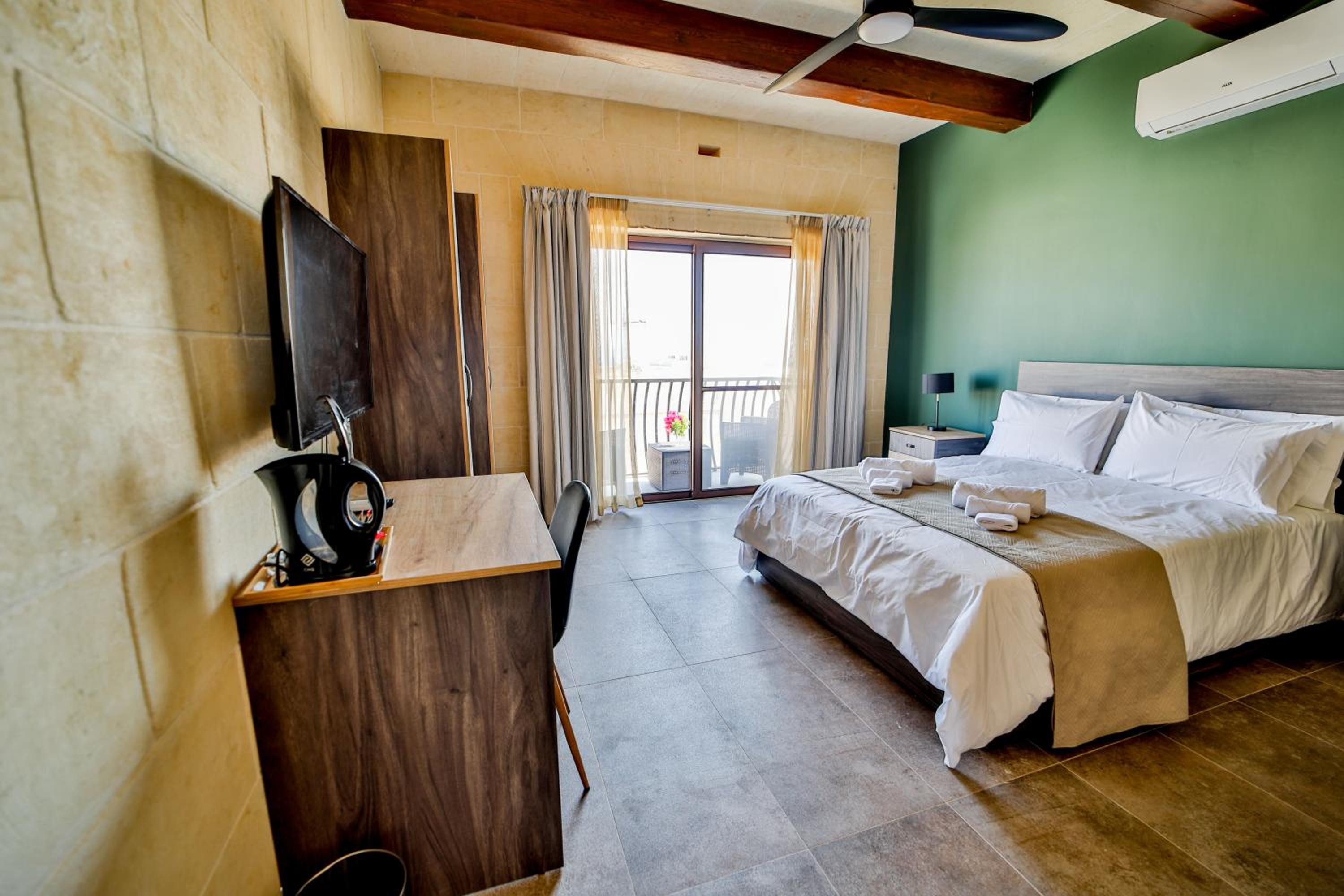 Deluxe Double Room with Balcony