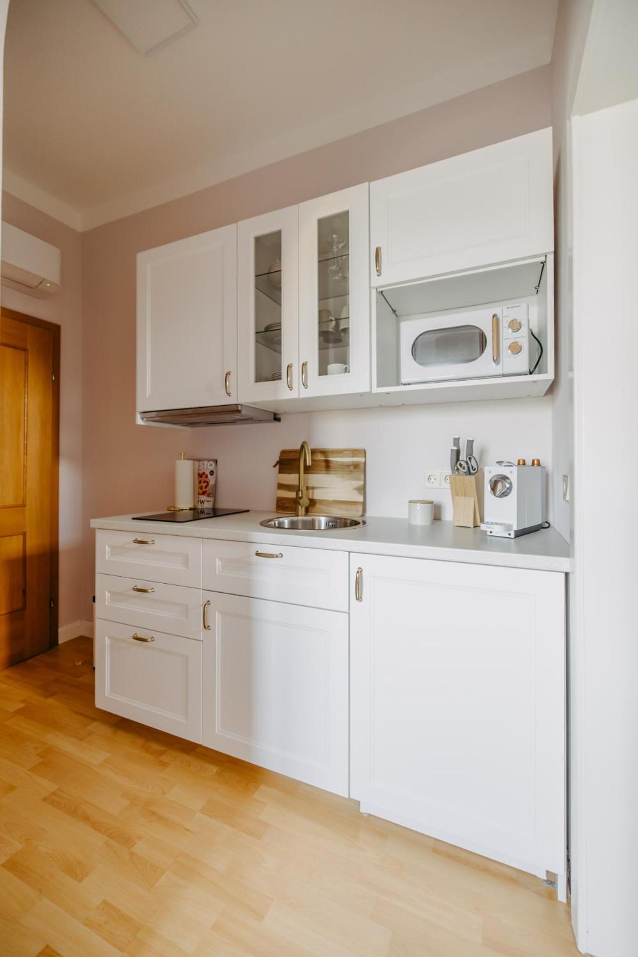 One-Bedroom Apartment with Garden View photo 2