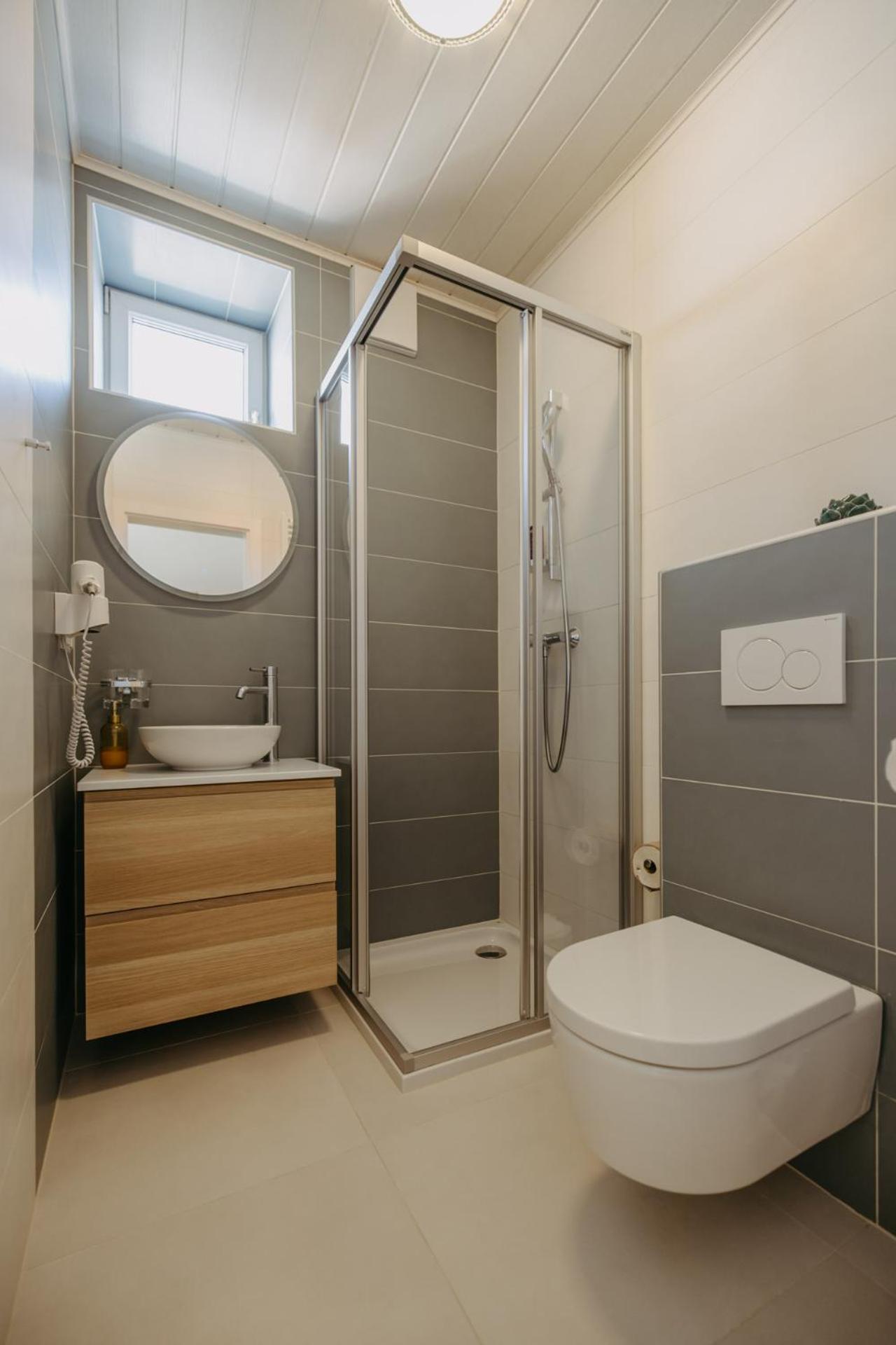 One-Bedroom Apartment with Garden View photo 2