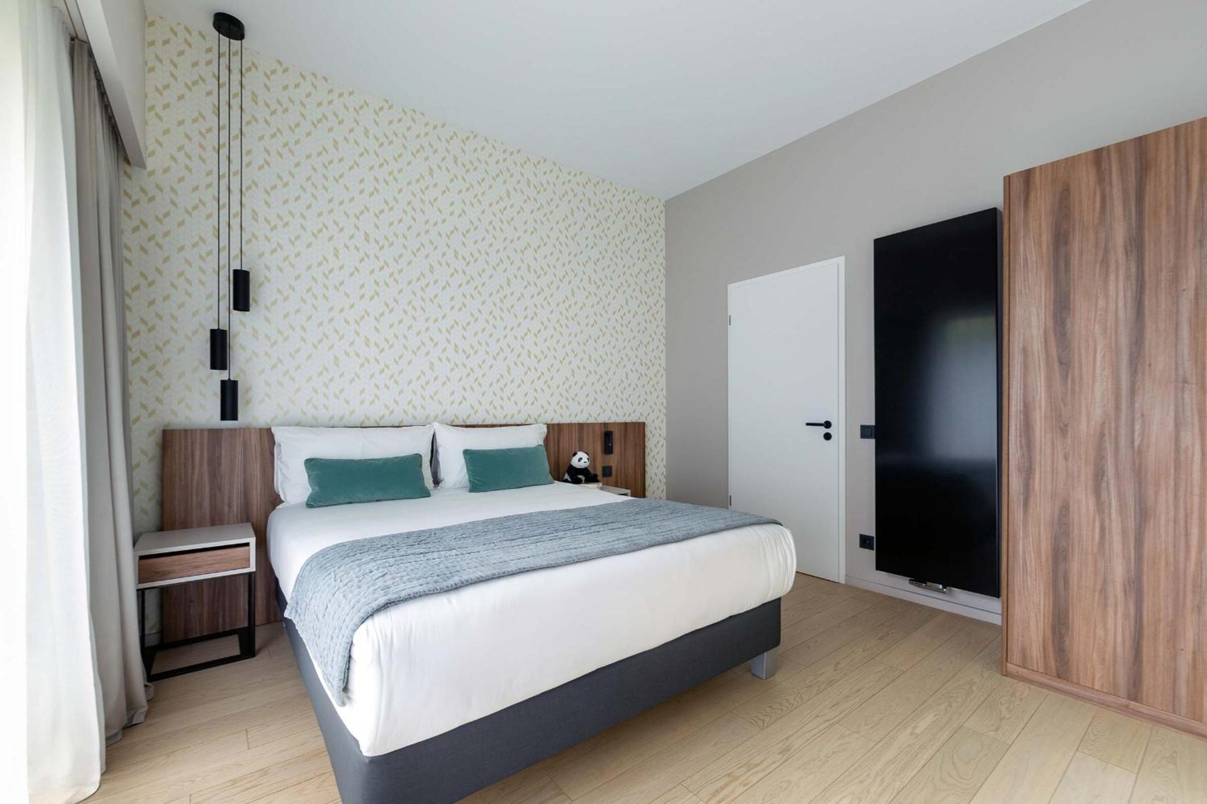 One-Bedroom Apartment - Photo 14