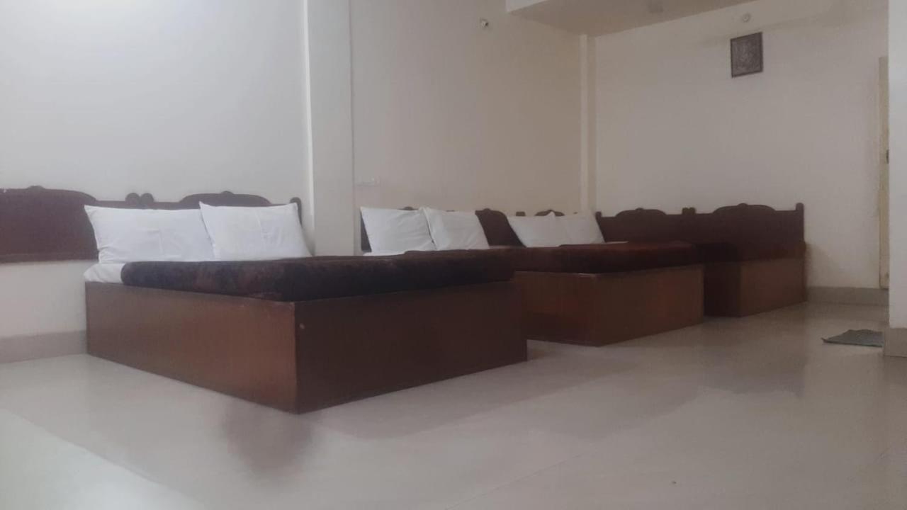 6-Bed Mixed Dormitory Room