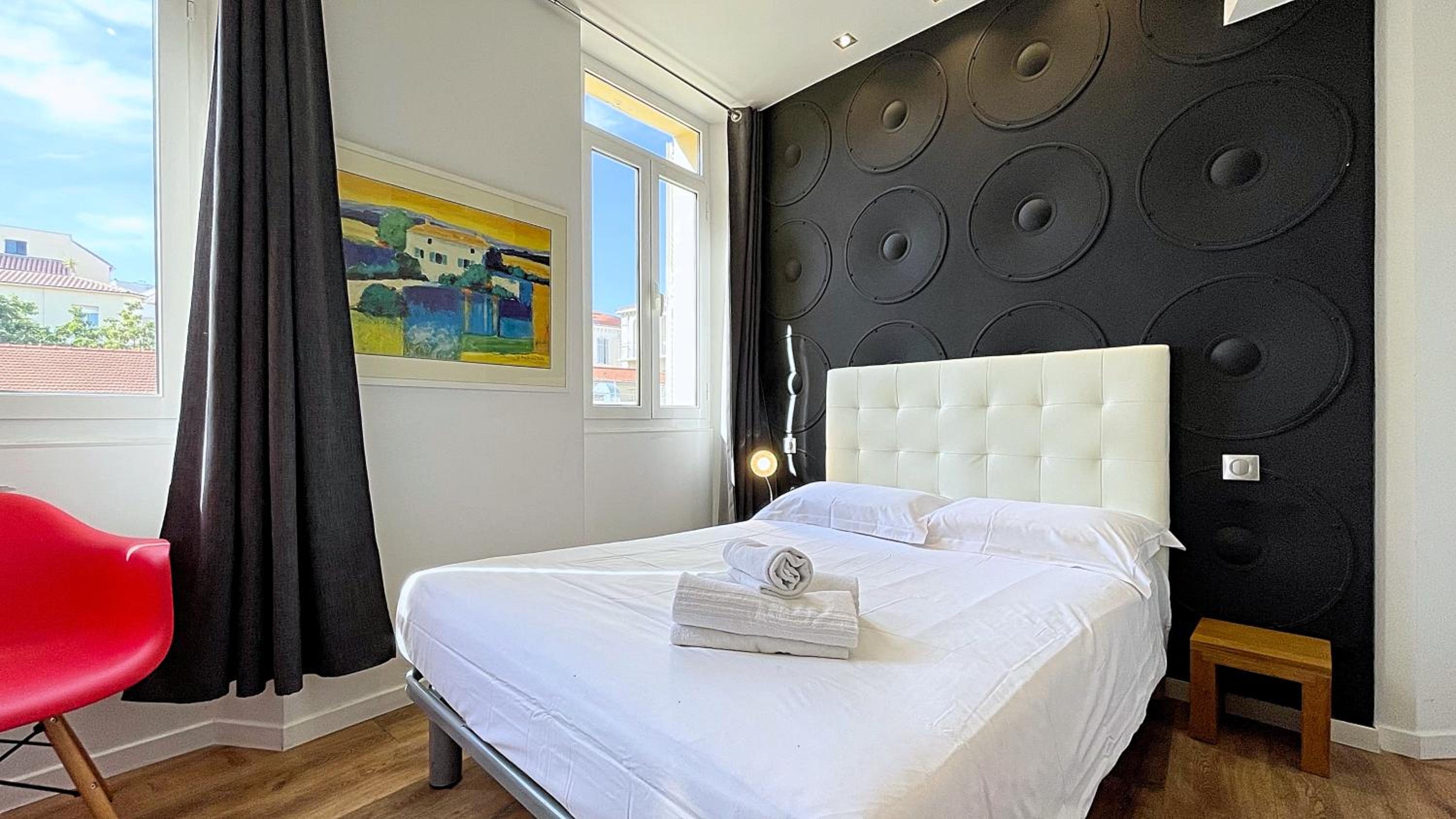 Double Room - Photo 7