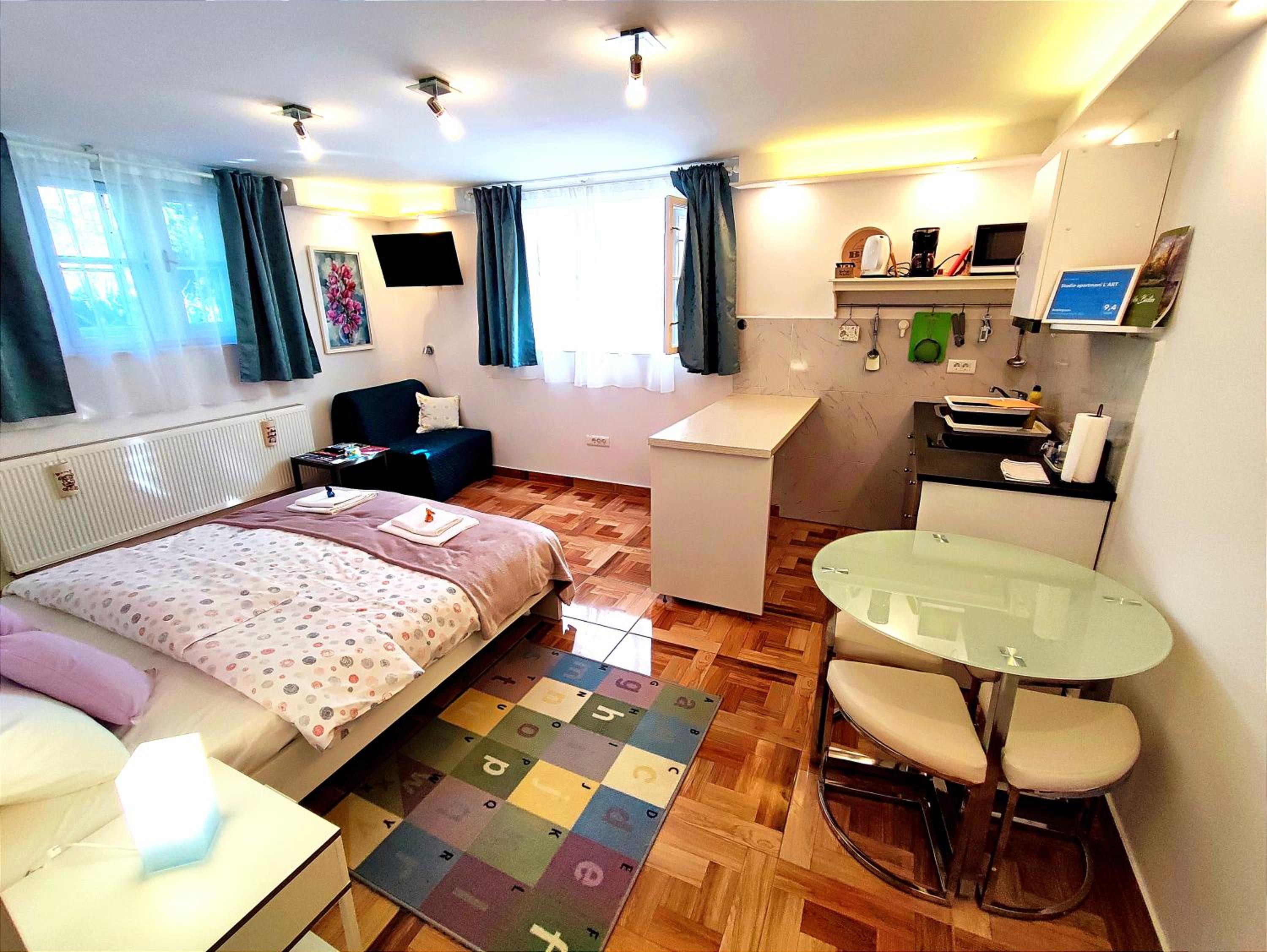 One-Bedroom Apartment