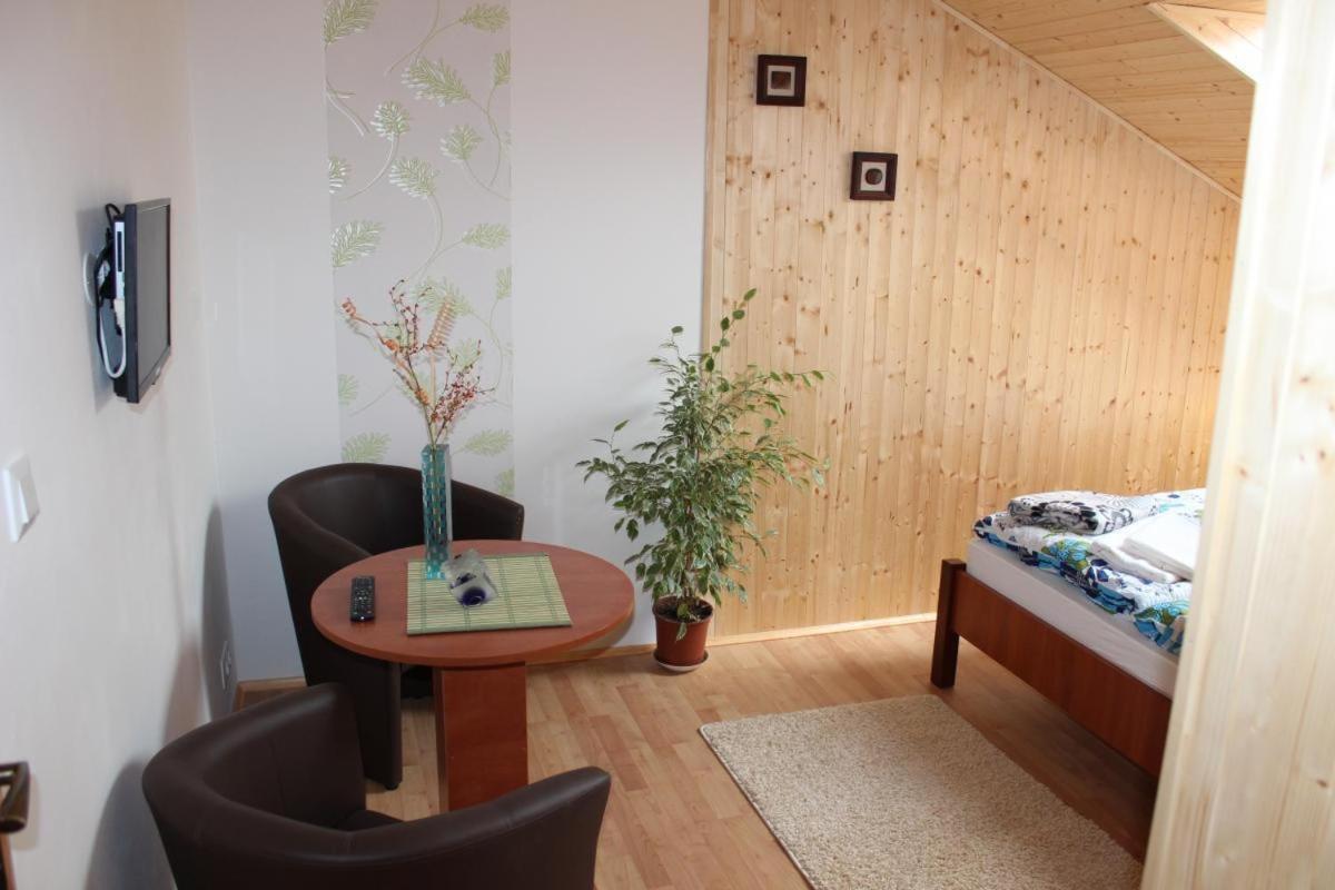 Standard Double Room photo 3