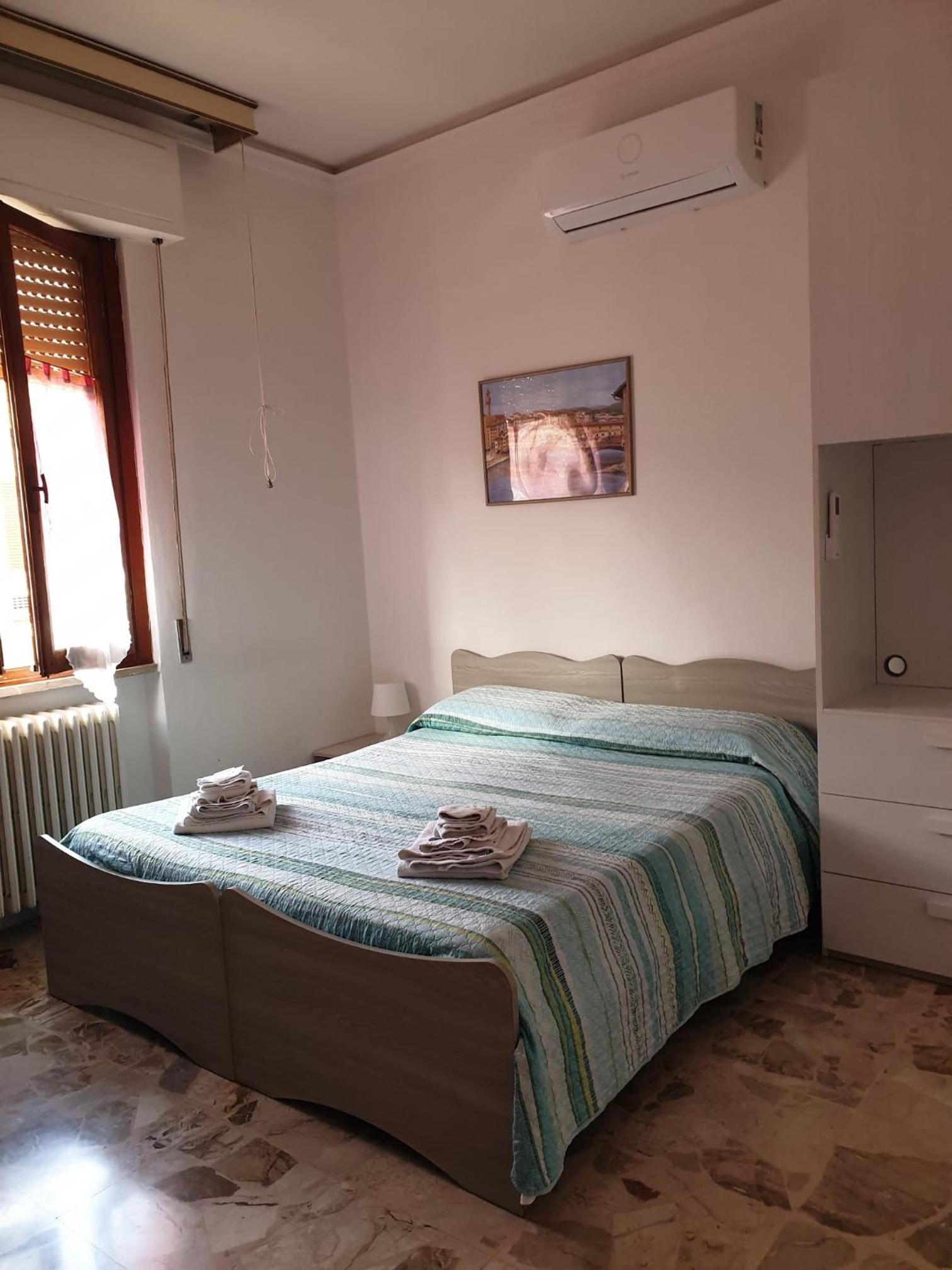 One-Bedroom Apartment - Photo 3