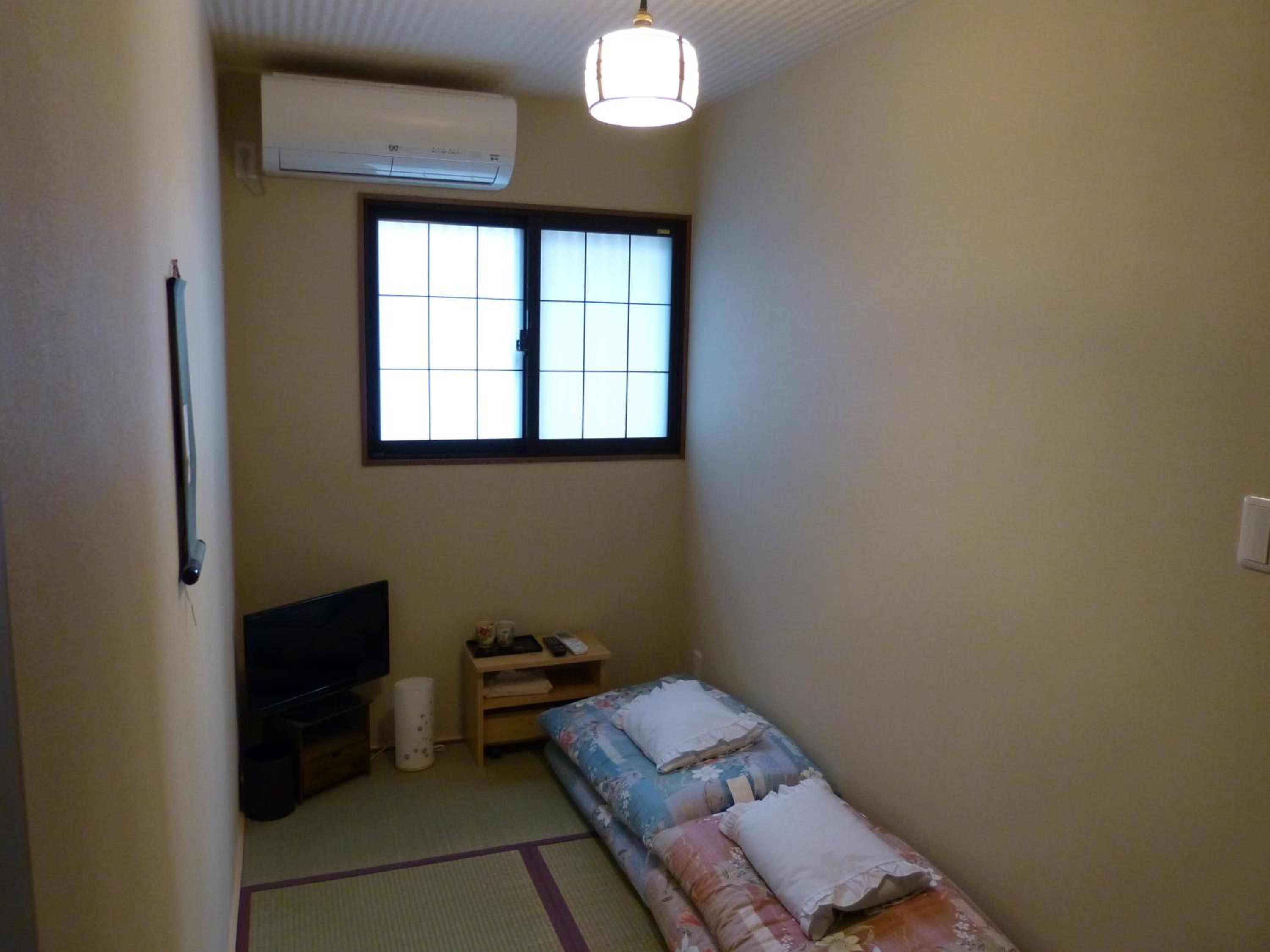 Japanese-Style Economy Twin Room with Shared Bathroom