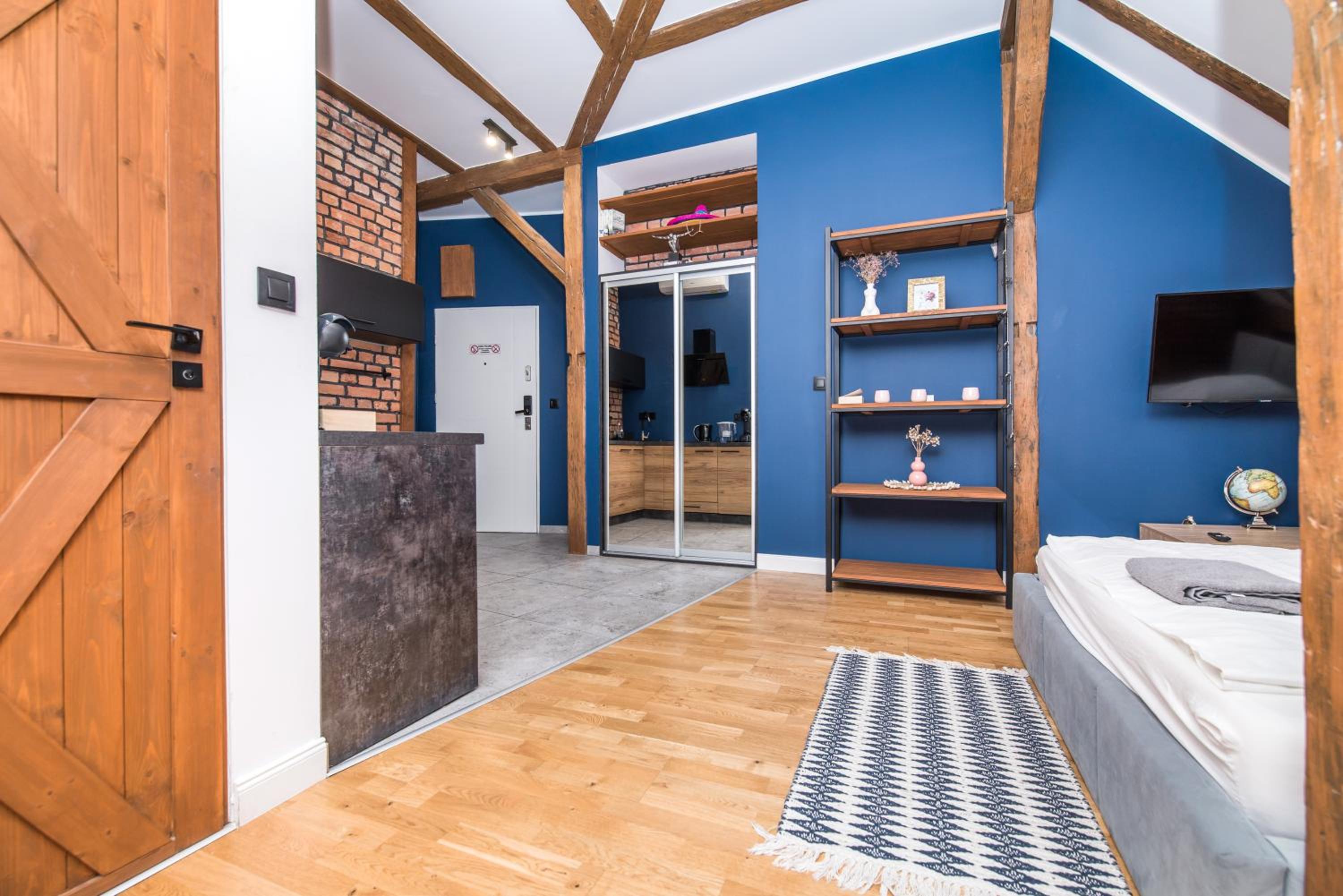 One-Bedroom Apartment - Photo 7
