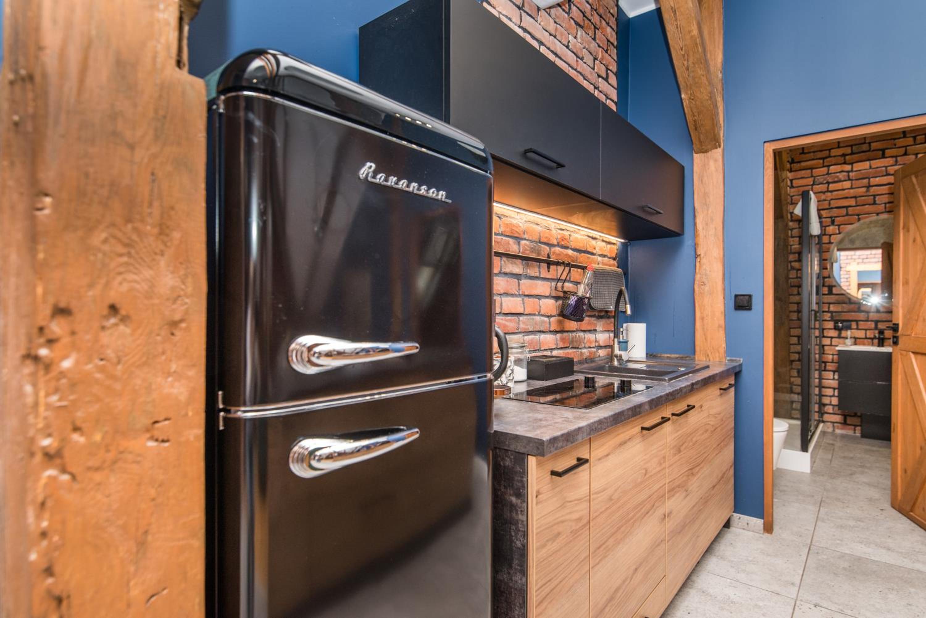 One-Bedroom Apartment - Photo 3