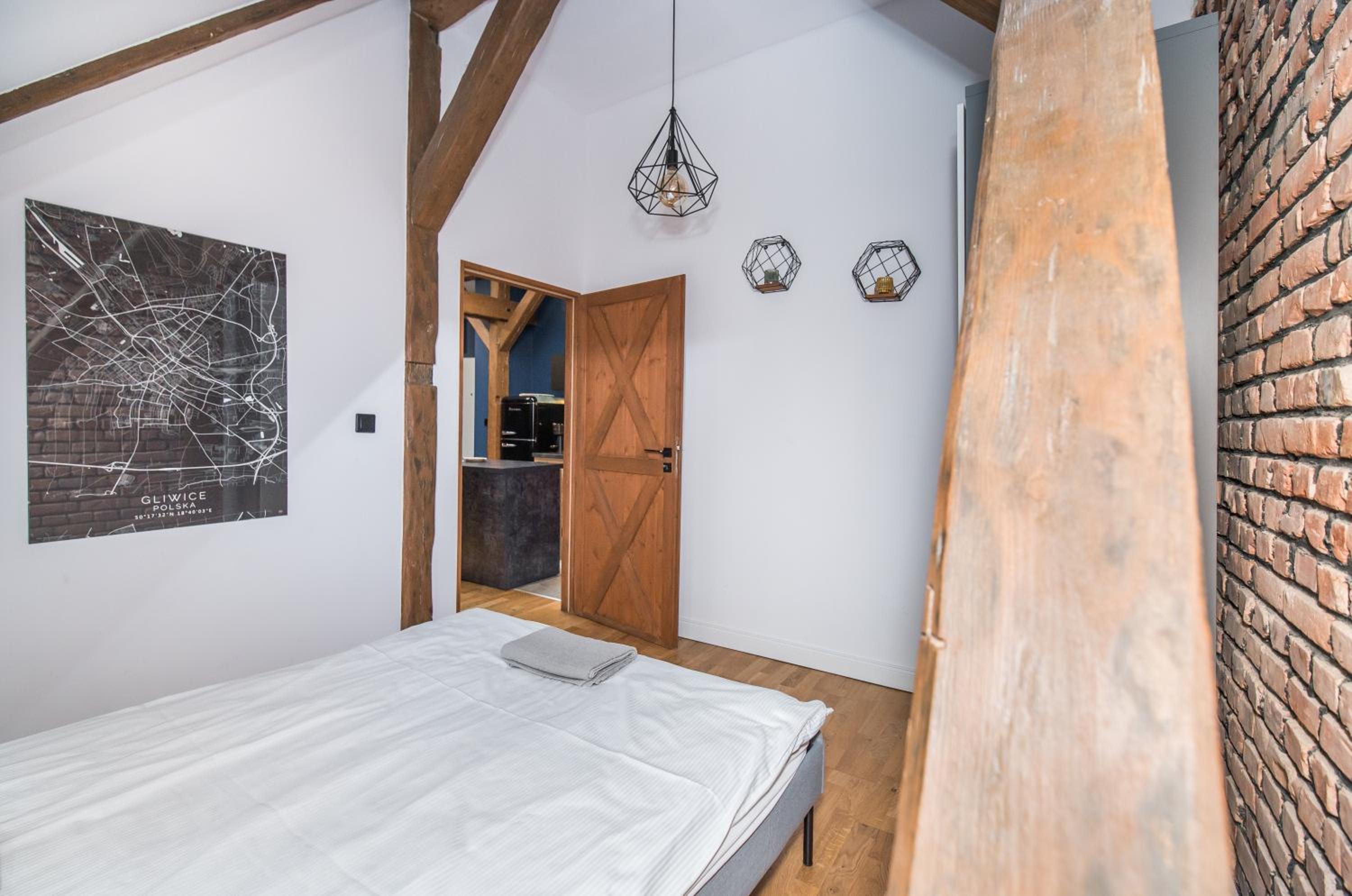 One-Bedroom Apartment - Photo 8