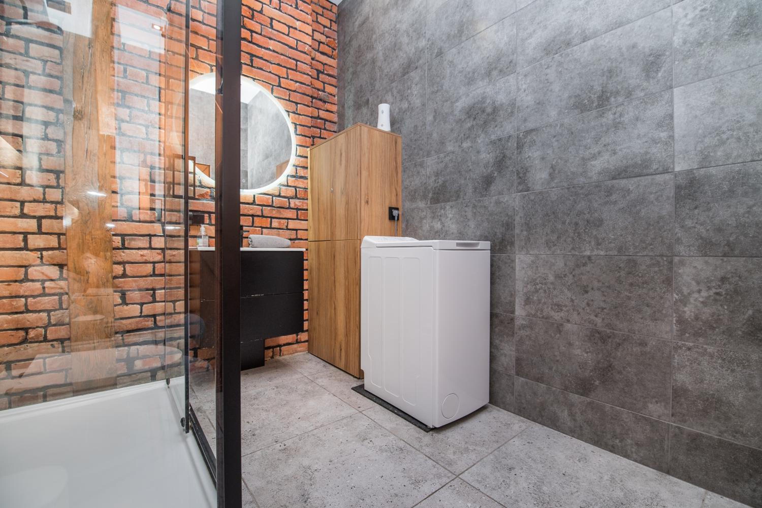 One-Bedroom Apartment - Photo 19