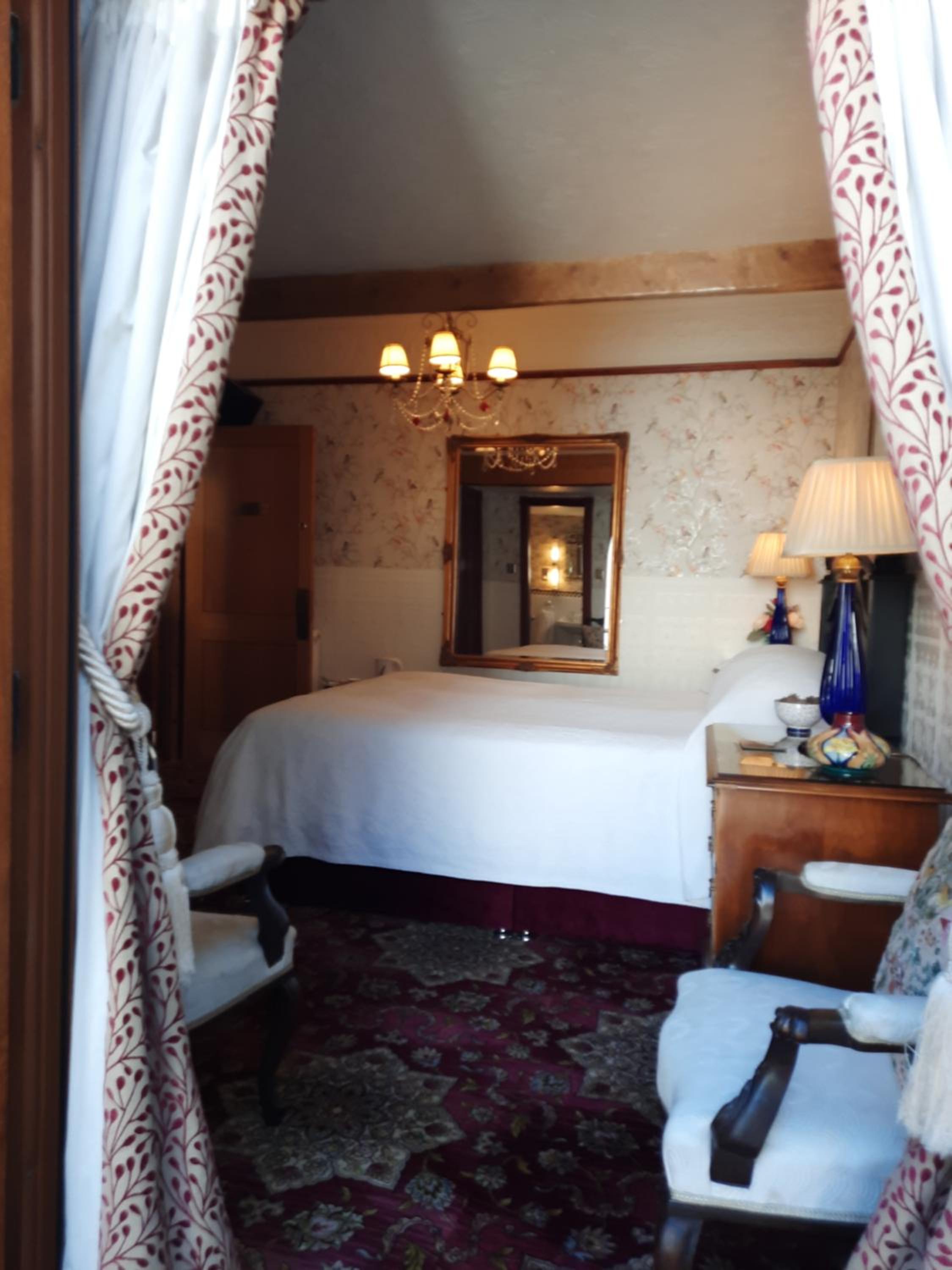 Queen Room with Balcony