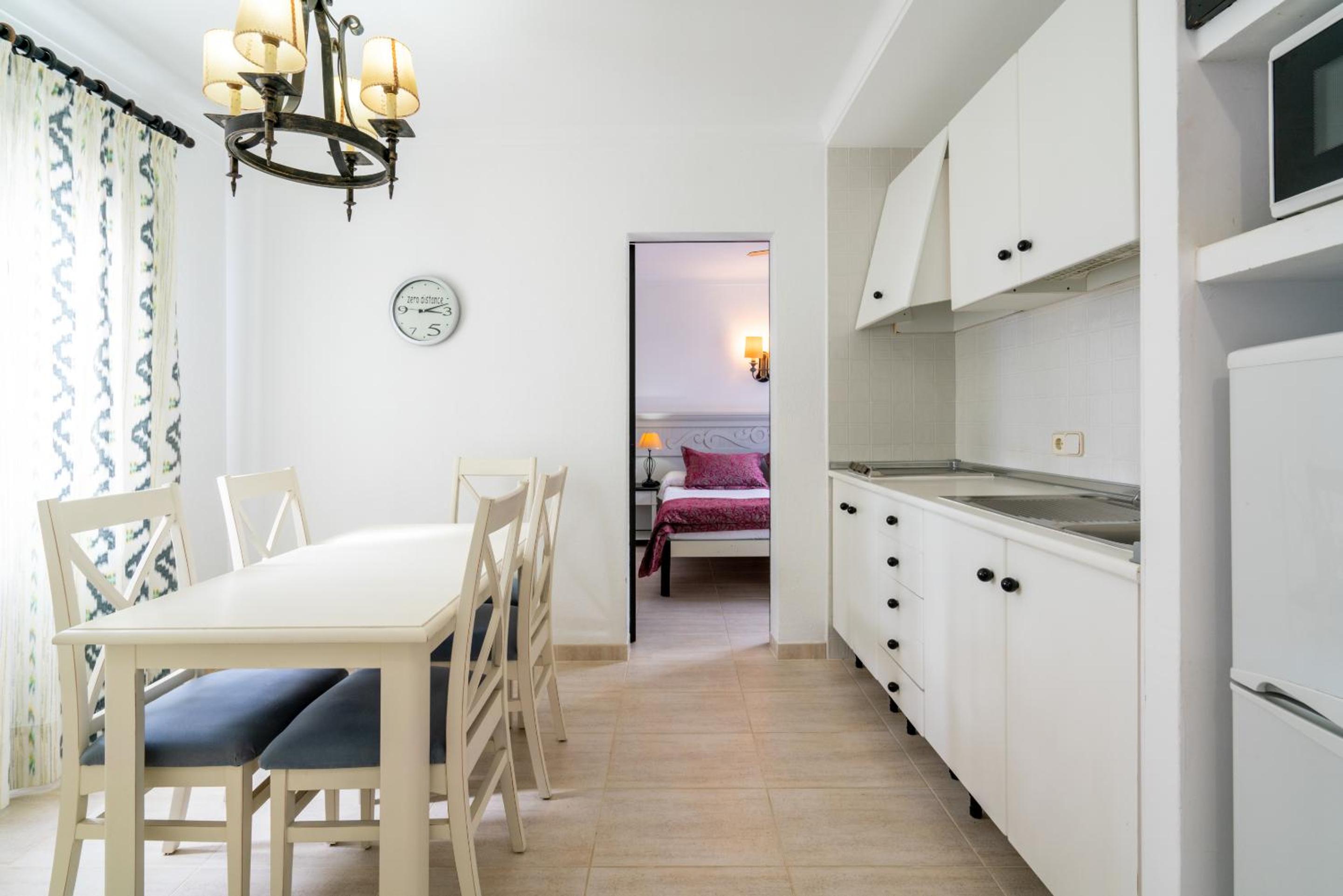 Standard Apartment (2-4 pax) photo 2