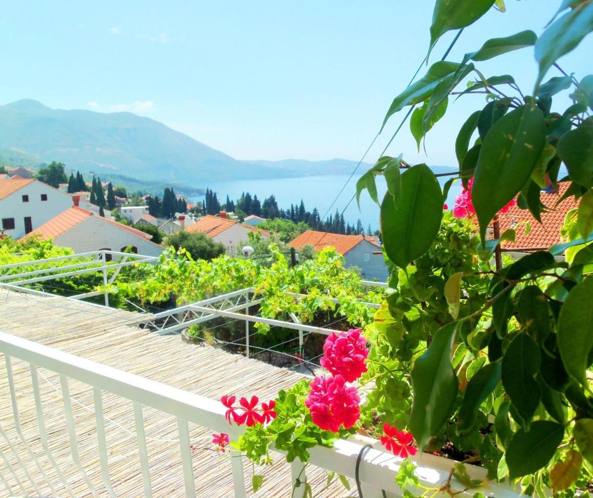 Double Room with Balcony and Sea View