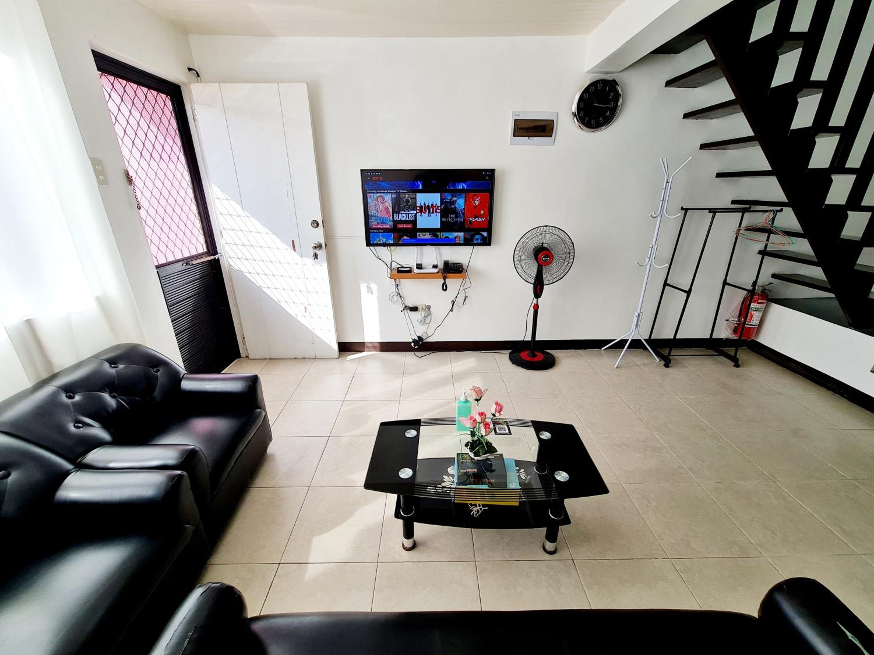 Two-Bedroom Apartment - Photo 3